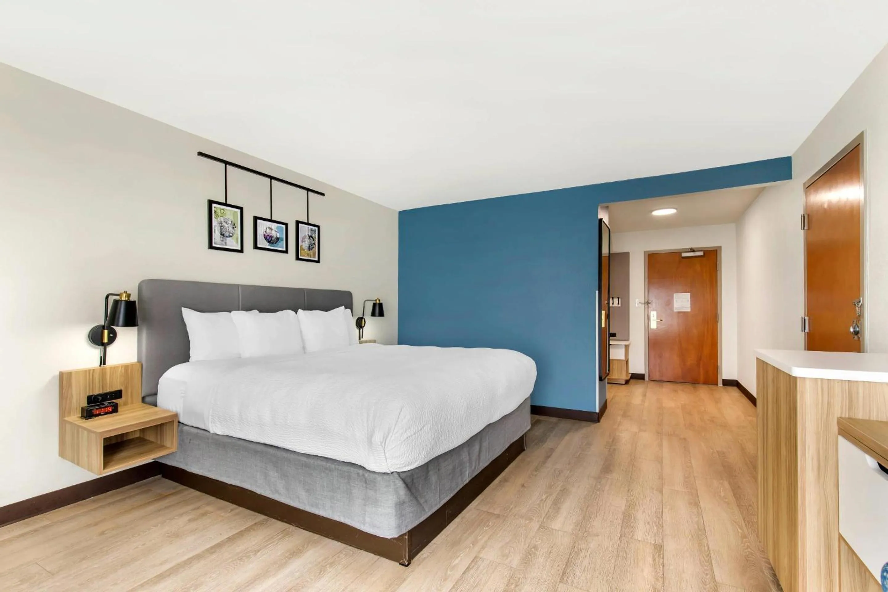 Bedroom, Bed in Sleep Inn