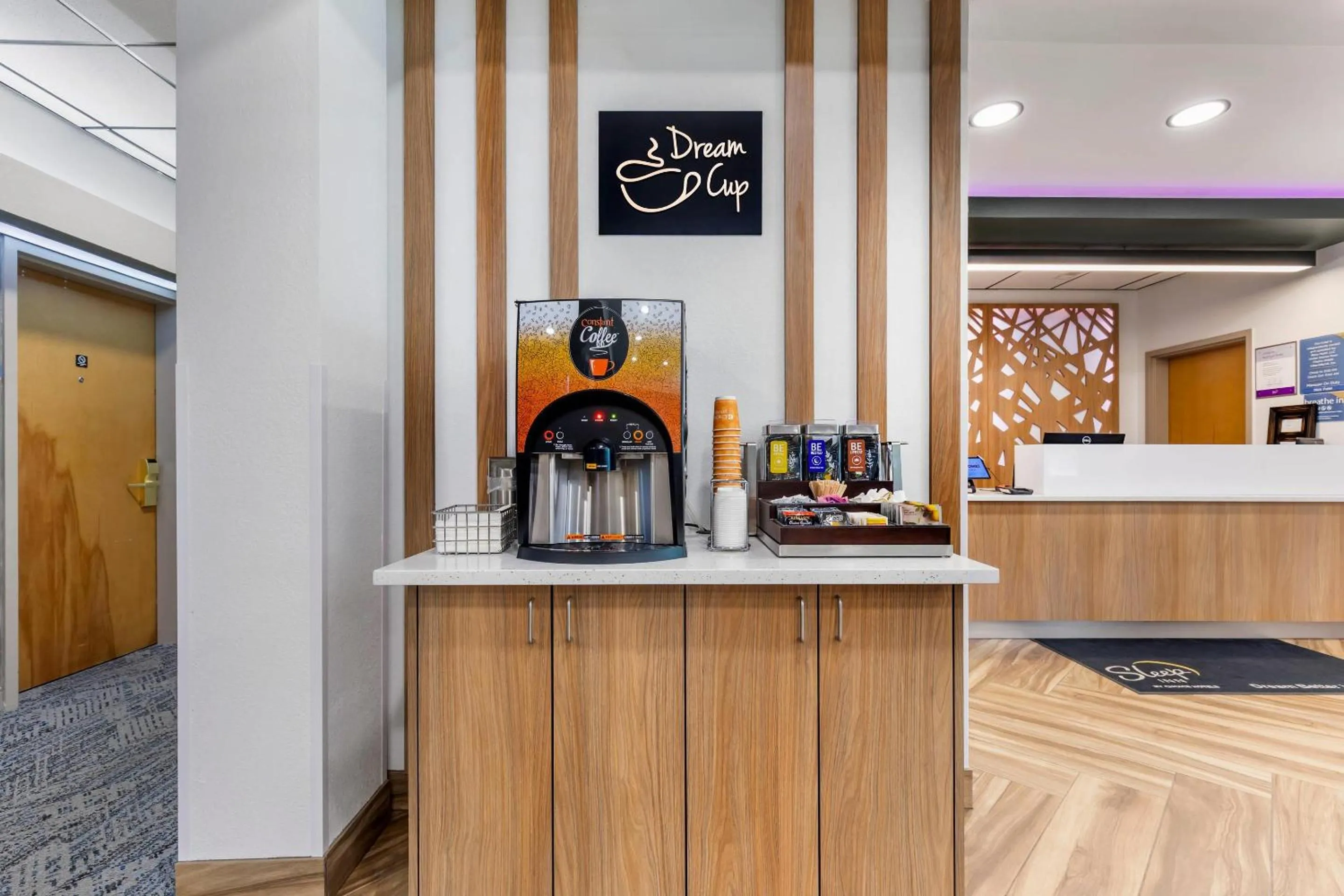 Lobby or reception in Sleep Inn