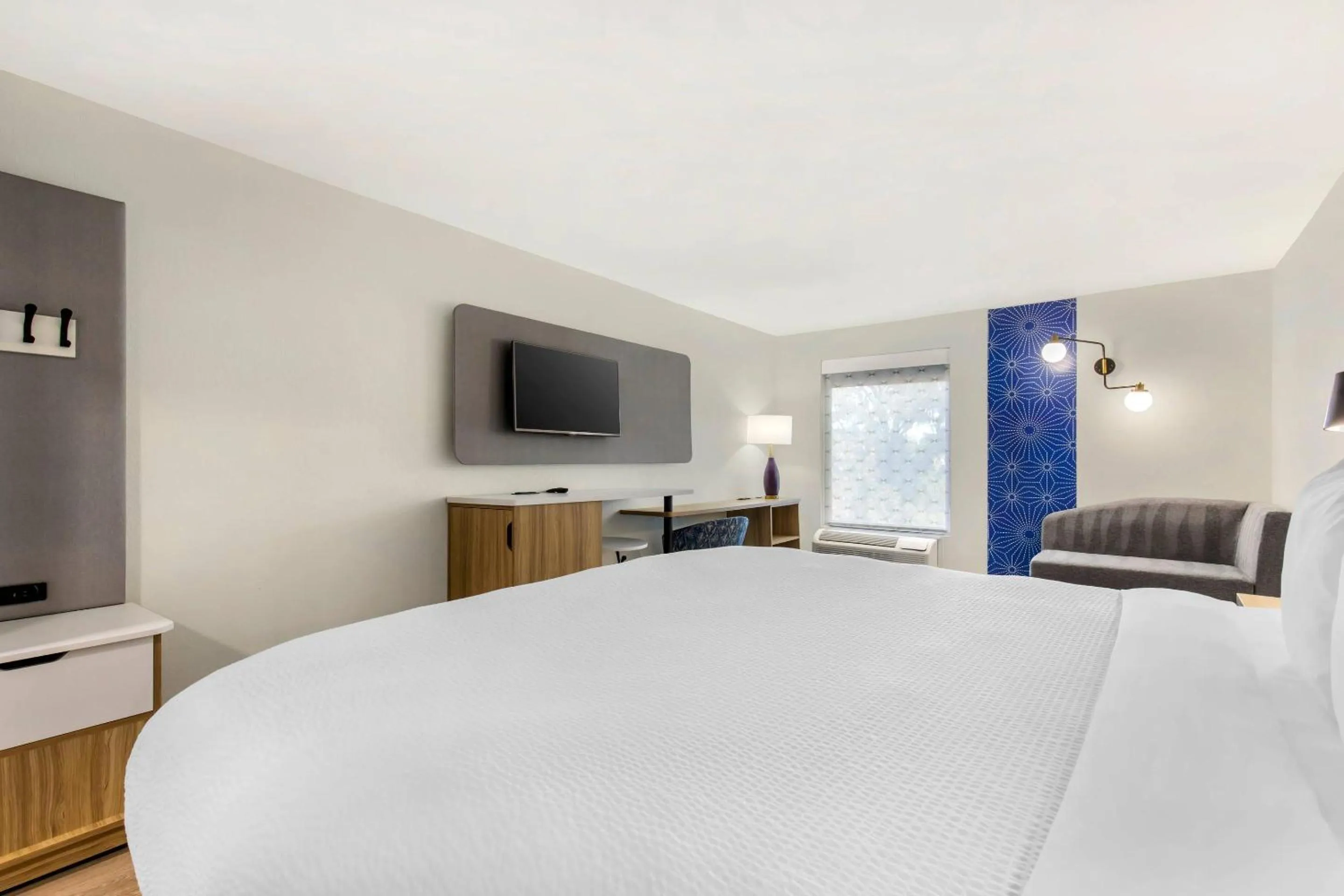 Bedroom, Bed in Sleep Inn