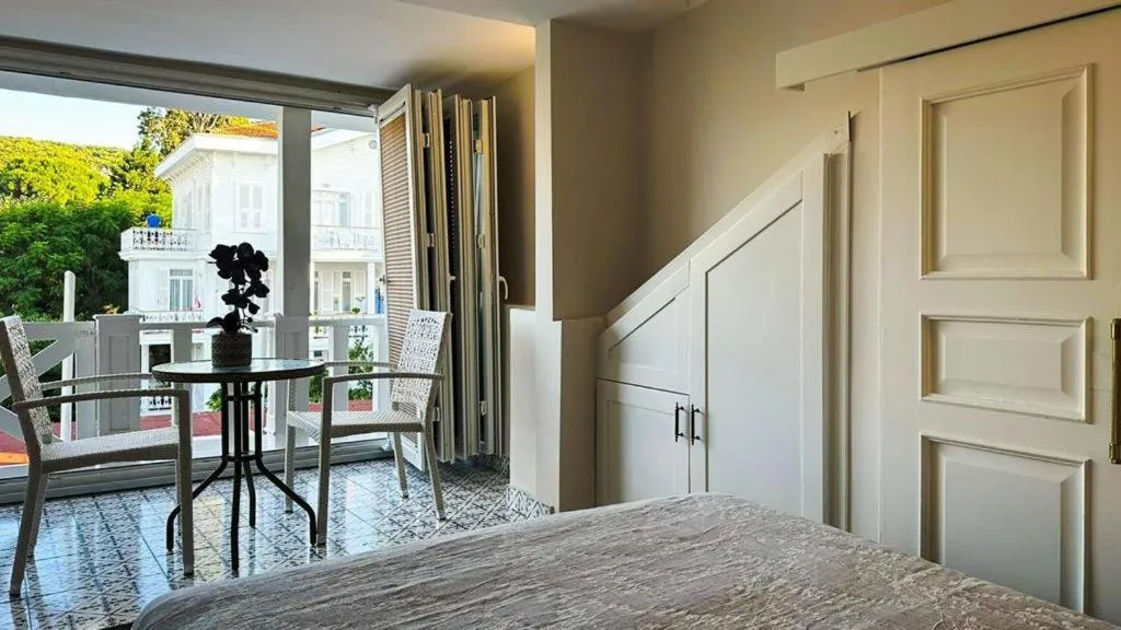 hi HOTEL IVY BÜYÜKADA