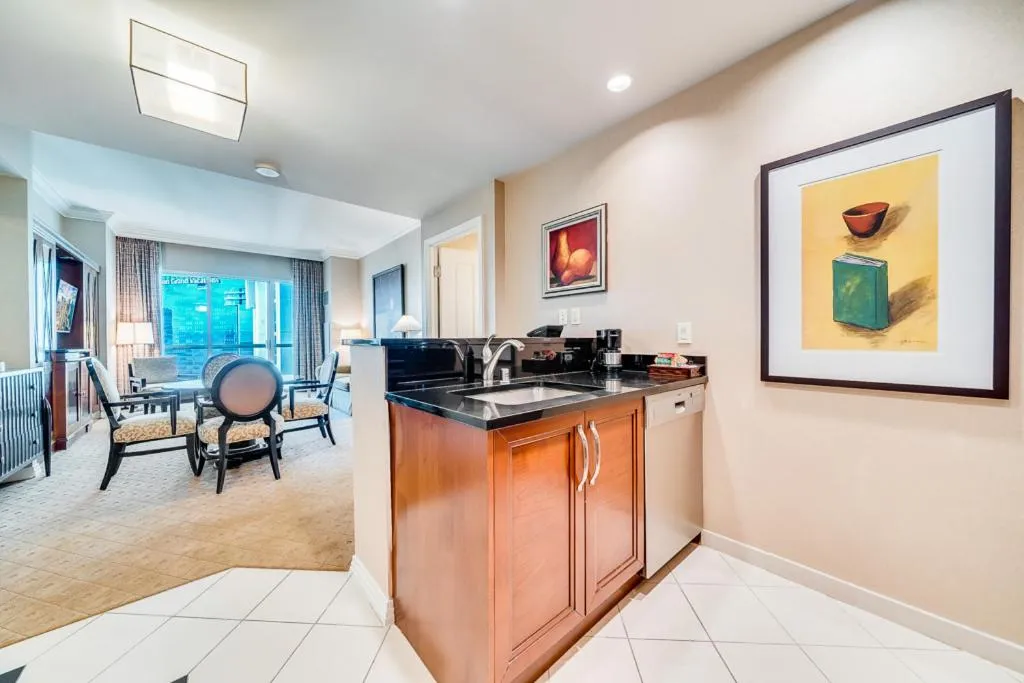 Jet Luxury at The Signature Condo Hotel