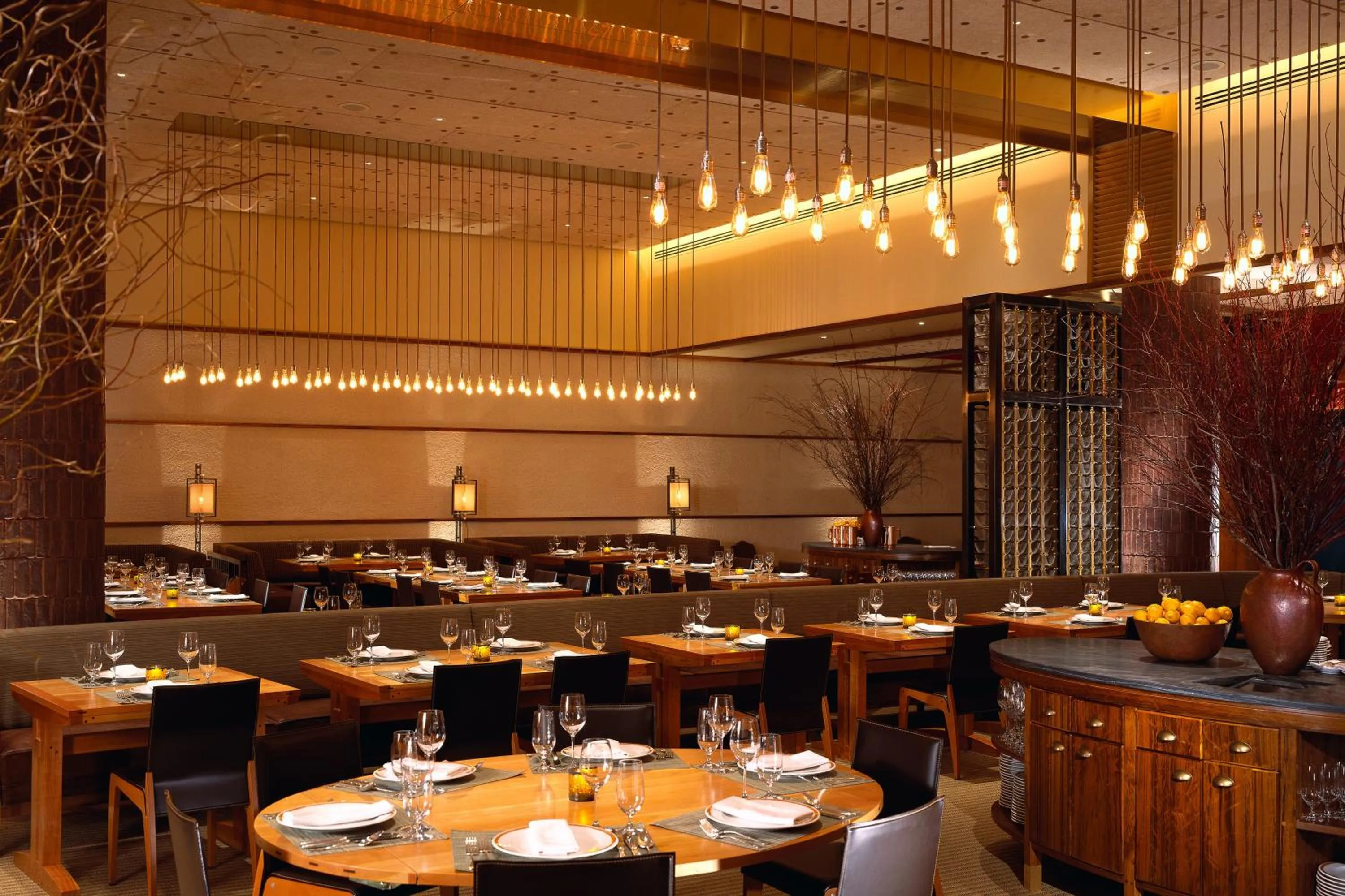 Restaurant/places to eat in Jet Luxury at The Signature Condo Hotel