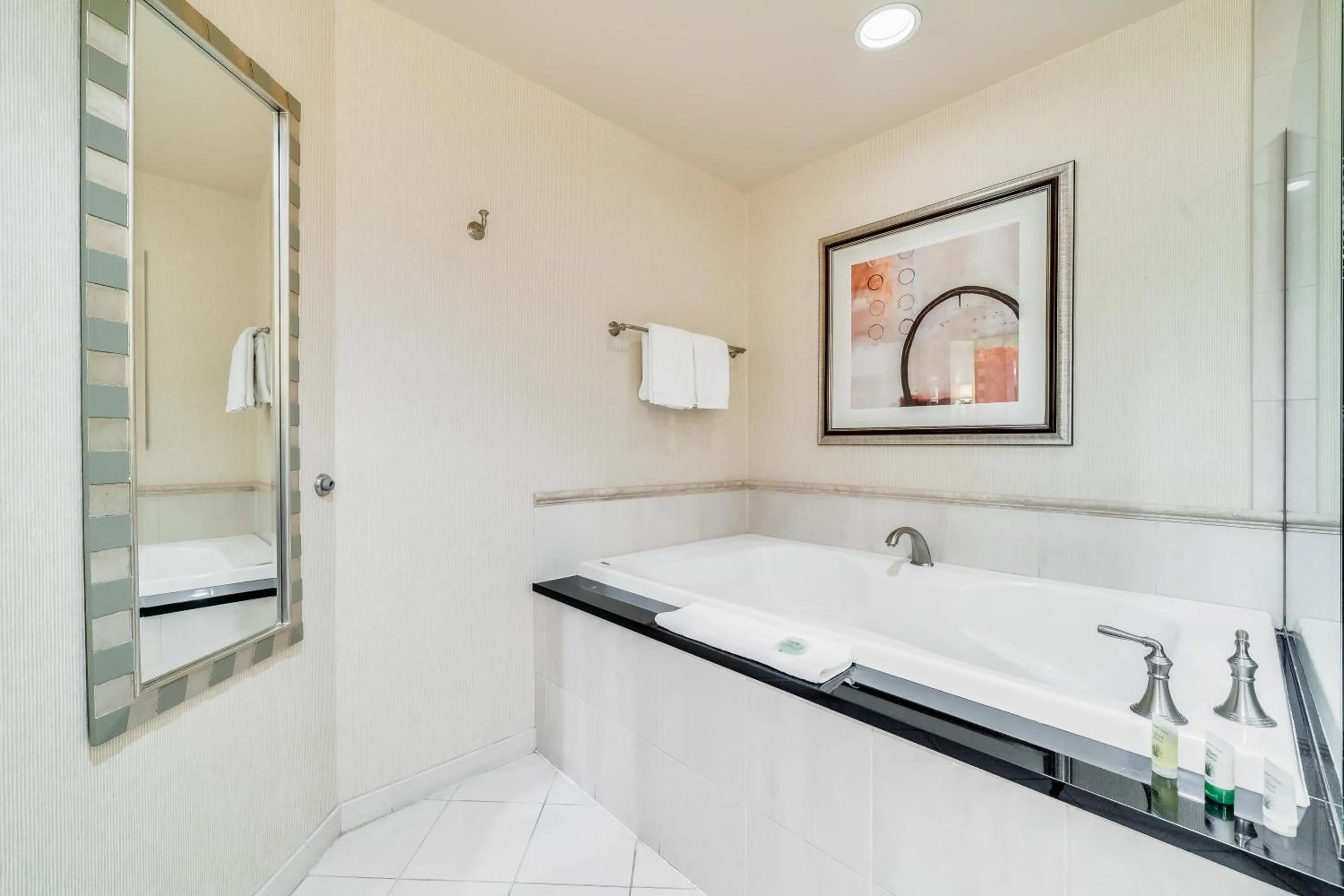 Jet Luxury at The Signature Condo Hotel