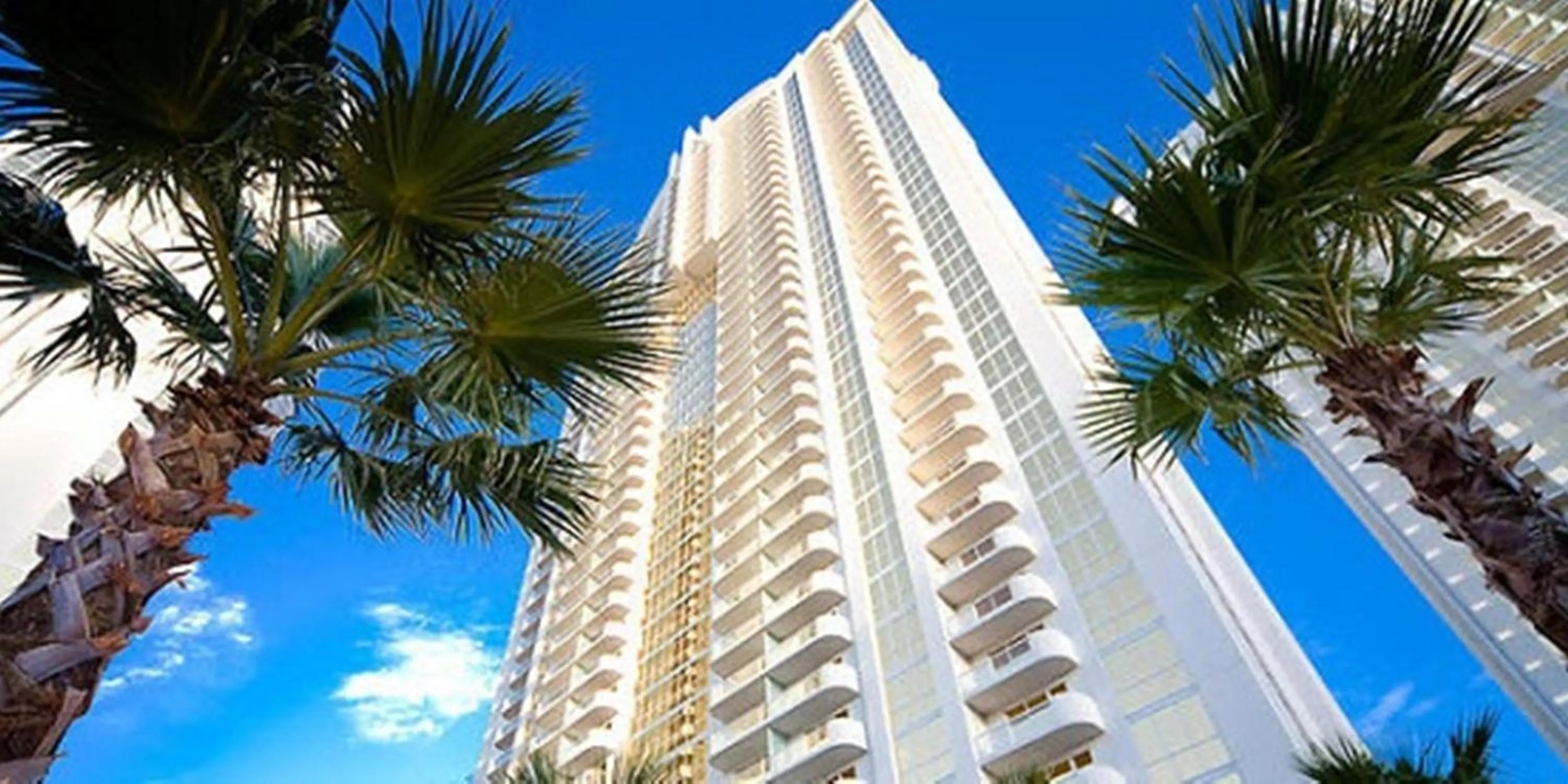 Facade/entrance in Jet Luxury at The Signature Condo Hotel