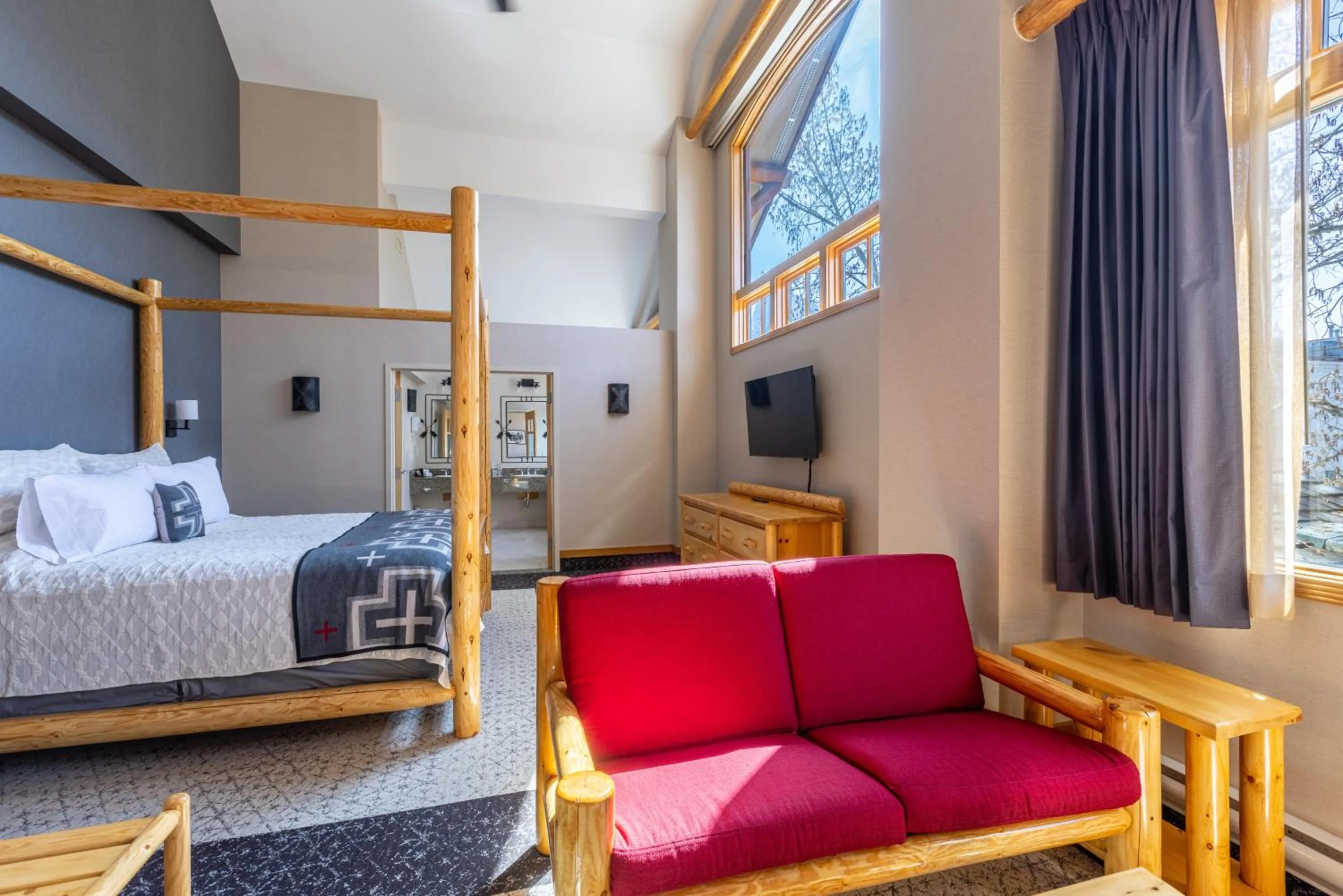 Bed in Brewster Mountain Lodge