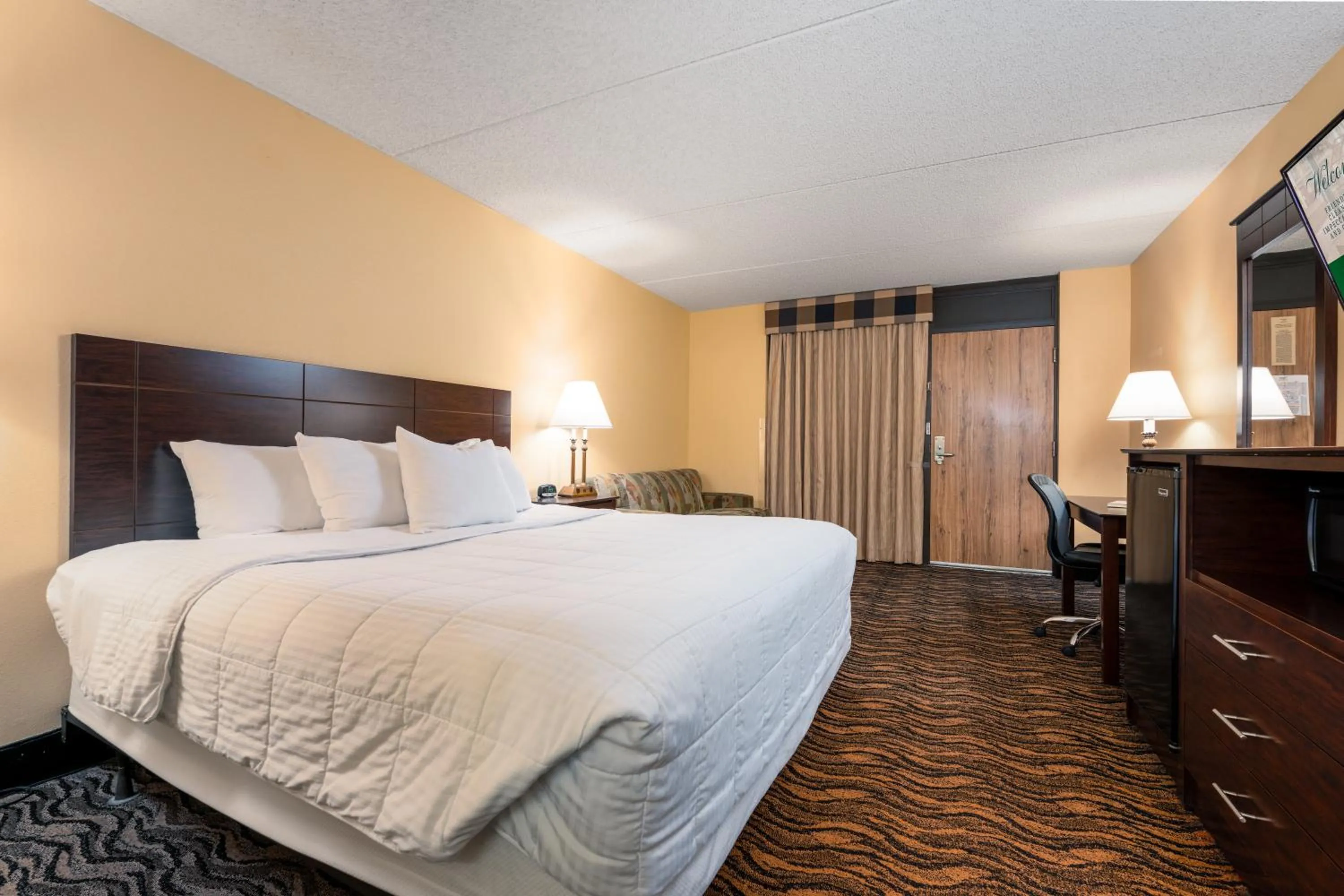 Photo of the whole room, Bed in MCM Grande FunDome Odessa