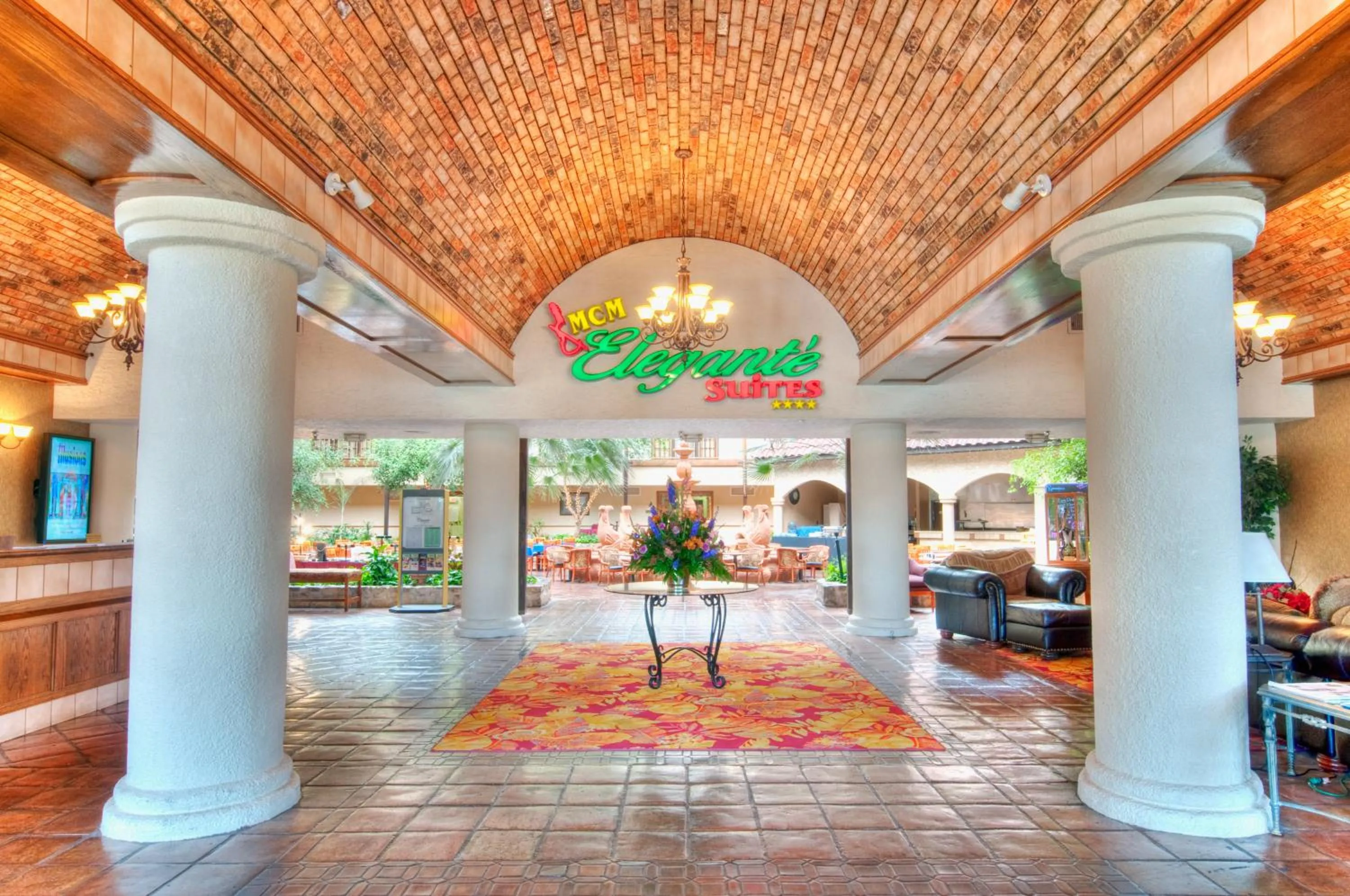 Facade/entrance in MCM Elegante Suites Abilene