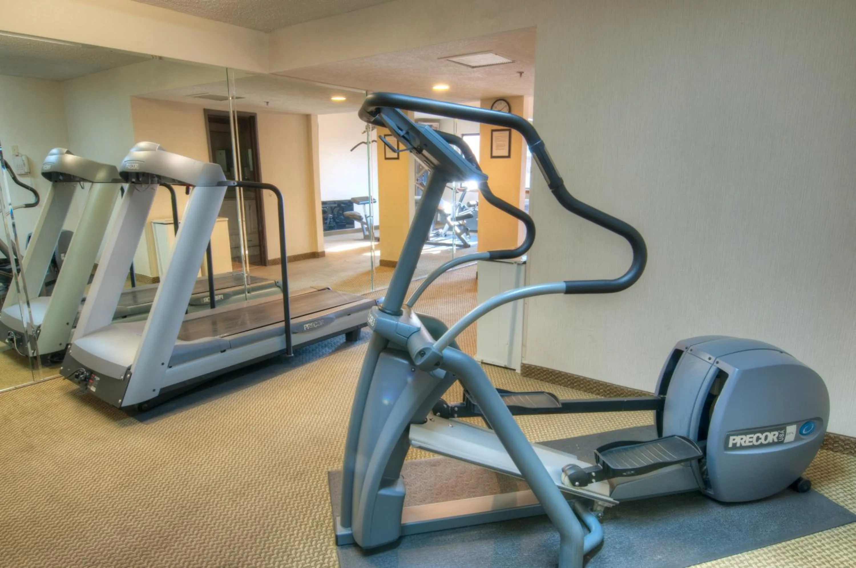 Fitness centre/facilities in MCM Elegante Suites Abilene