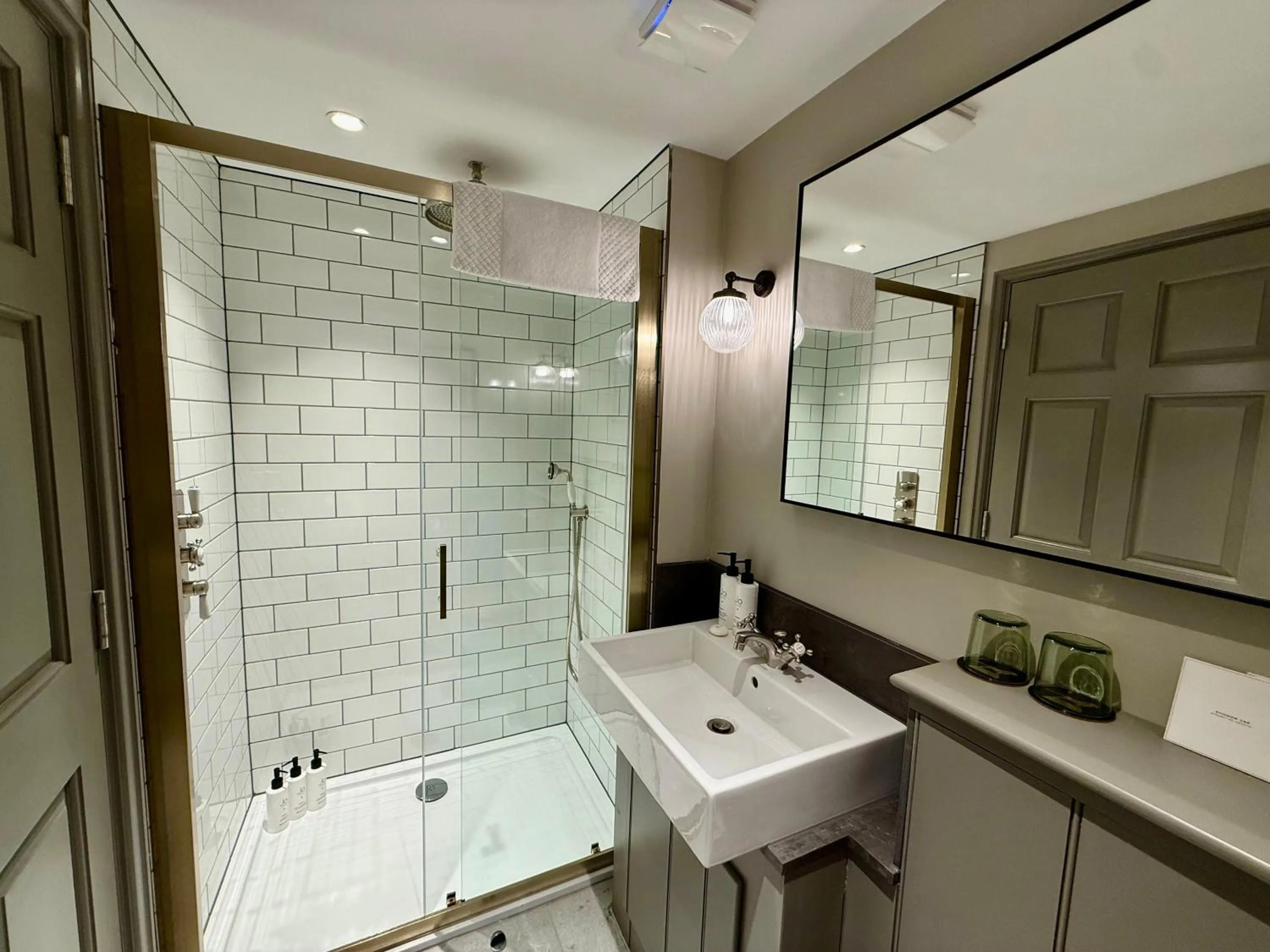 Bathroom in Bailiffgate Hotel