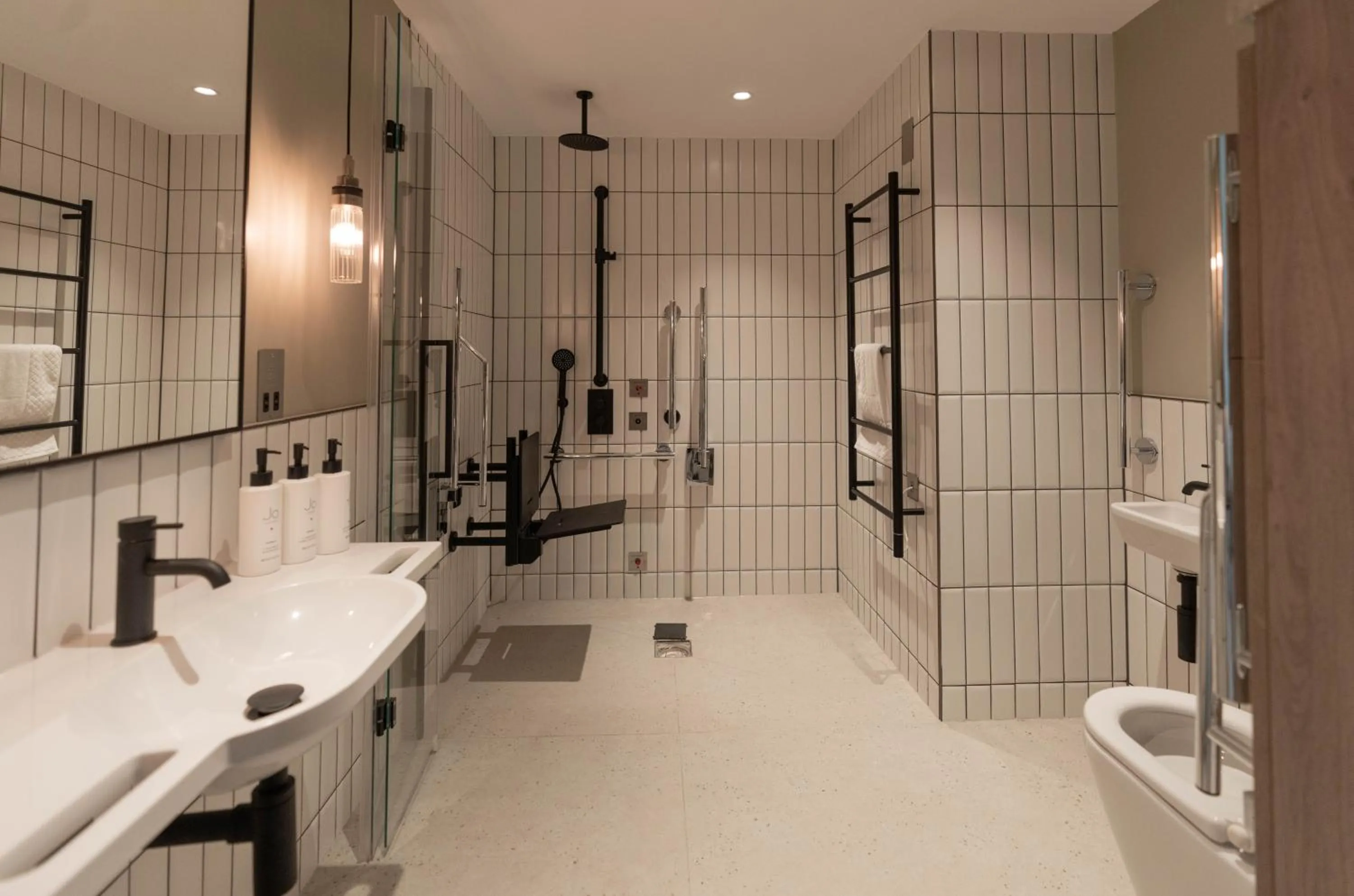 Shower in Bailiffgate Hotel