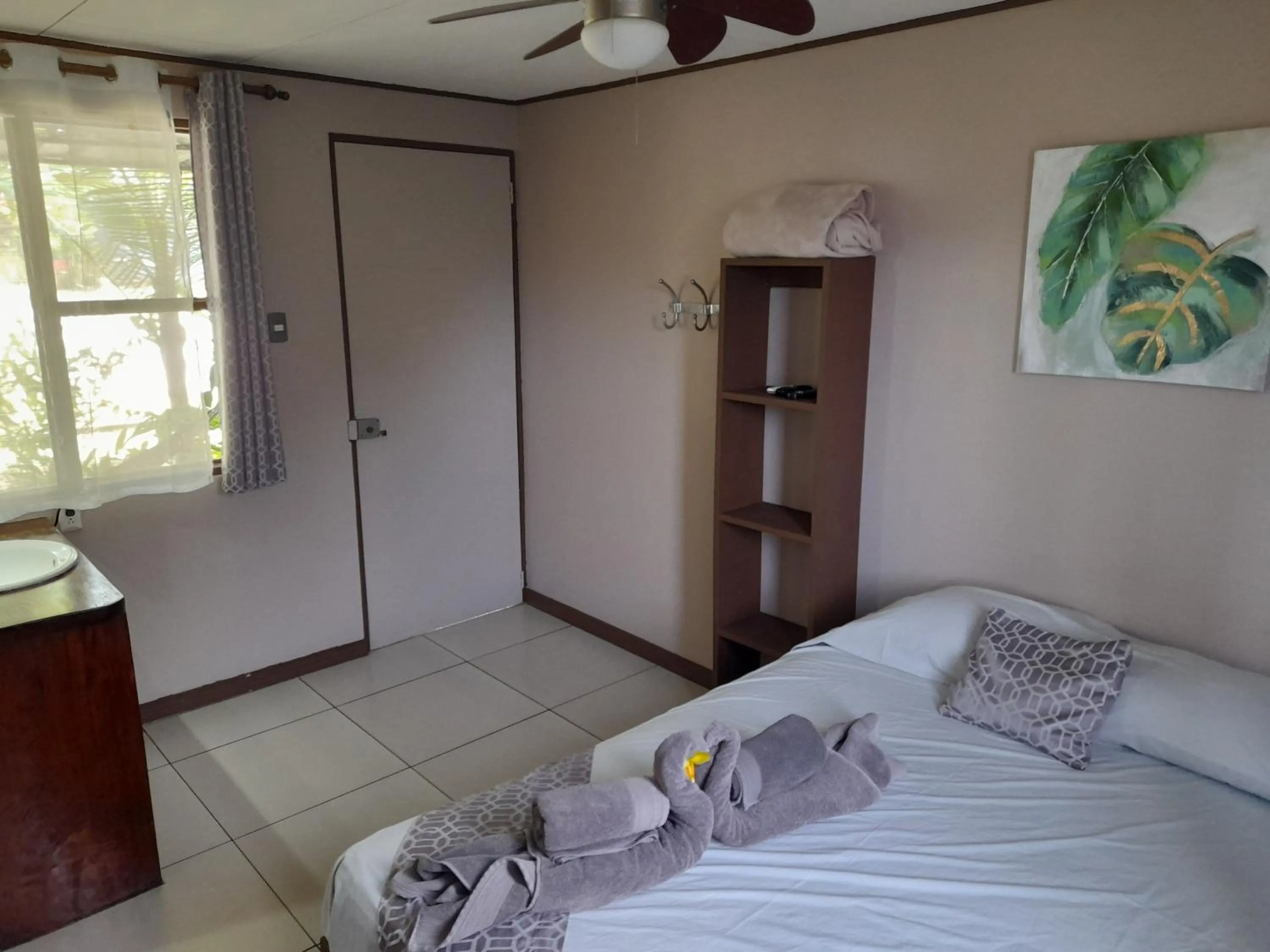 Photo of the whole room, Bed in Hotel El Colibri Rojo