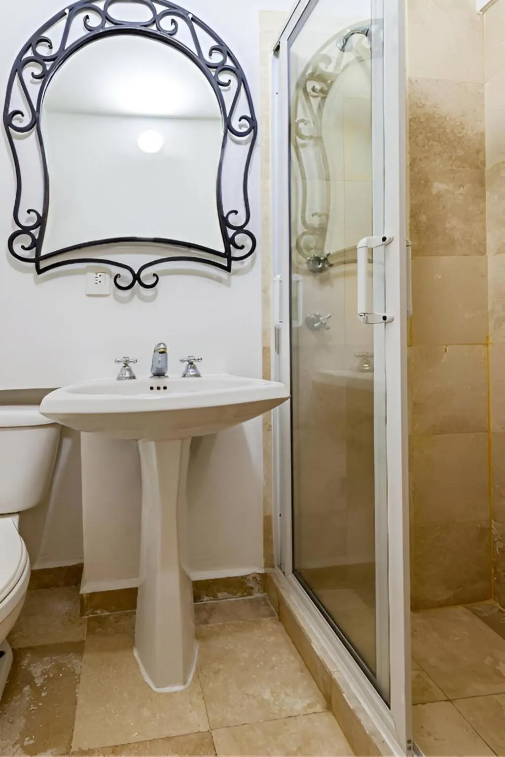 Shower in Suites Newton