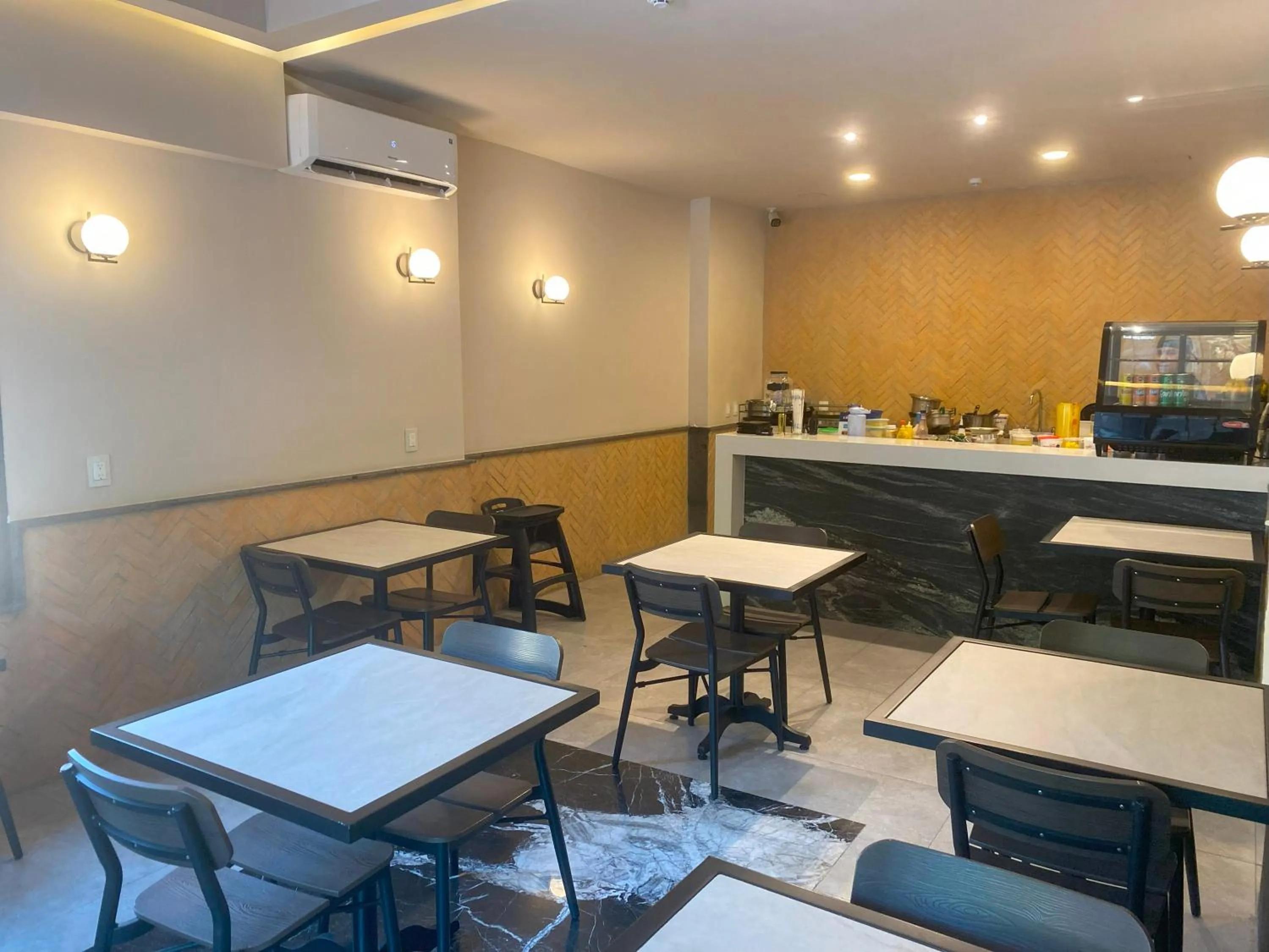 Restaurant/places to eat in Hotel Boutique Divino Sol