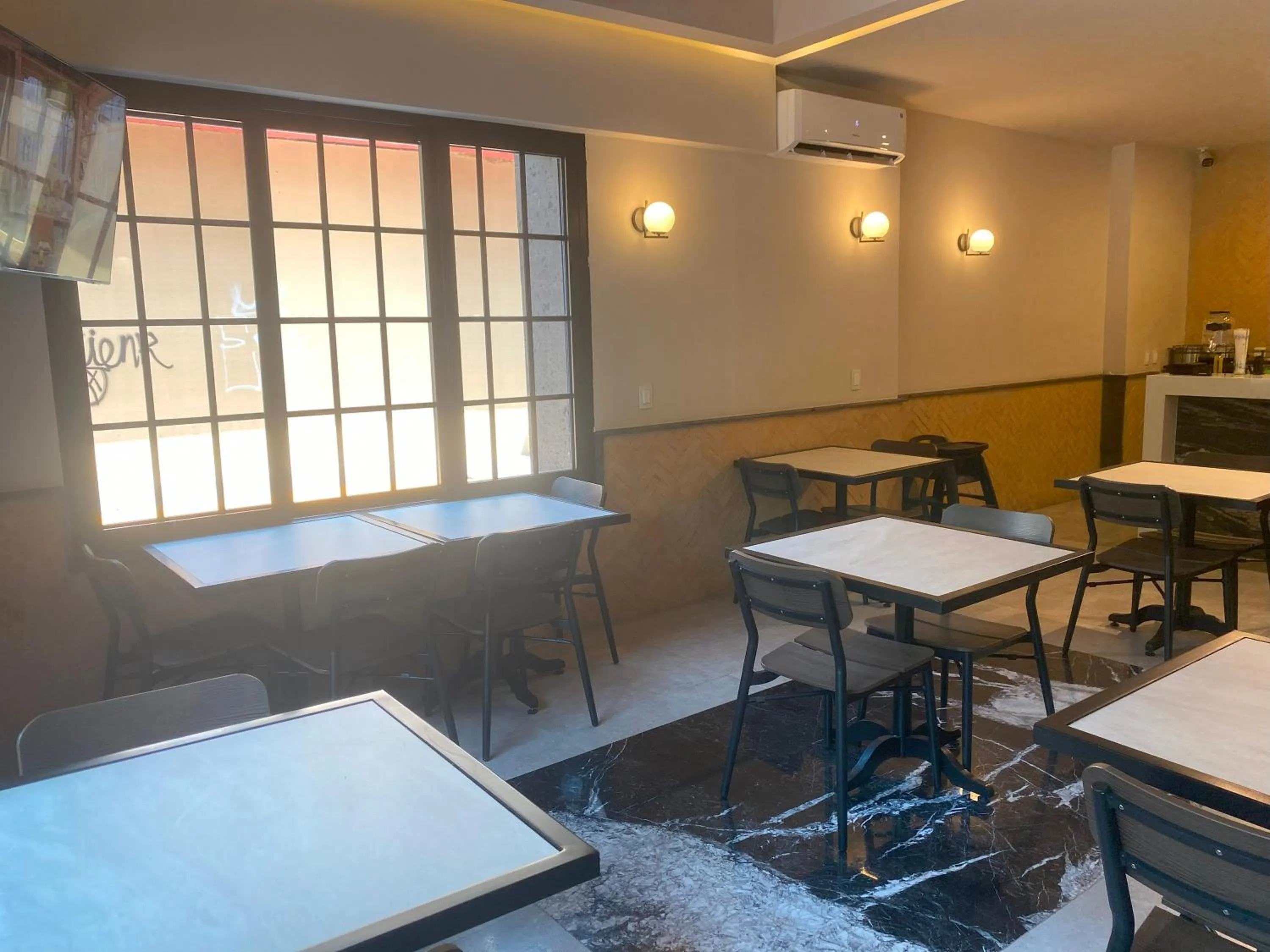 Restaurant/places to eat in Hotel Boutique Divino Sol