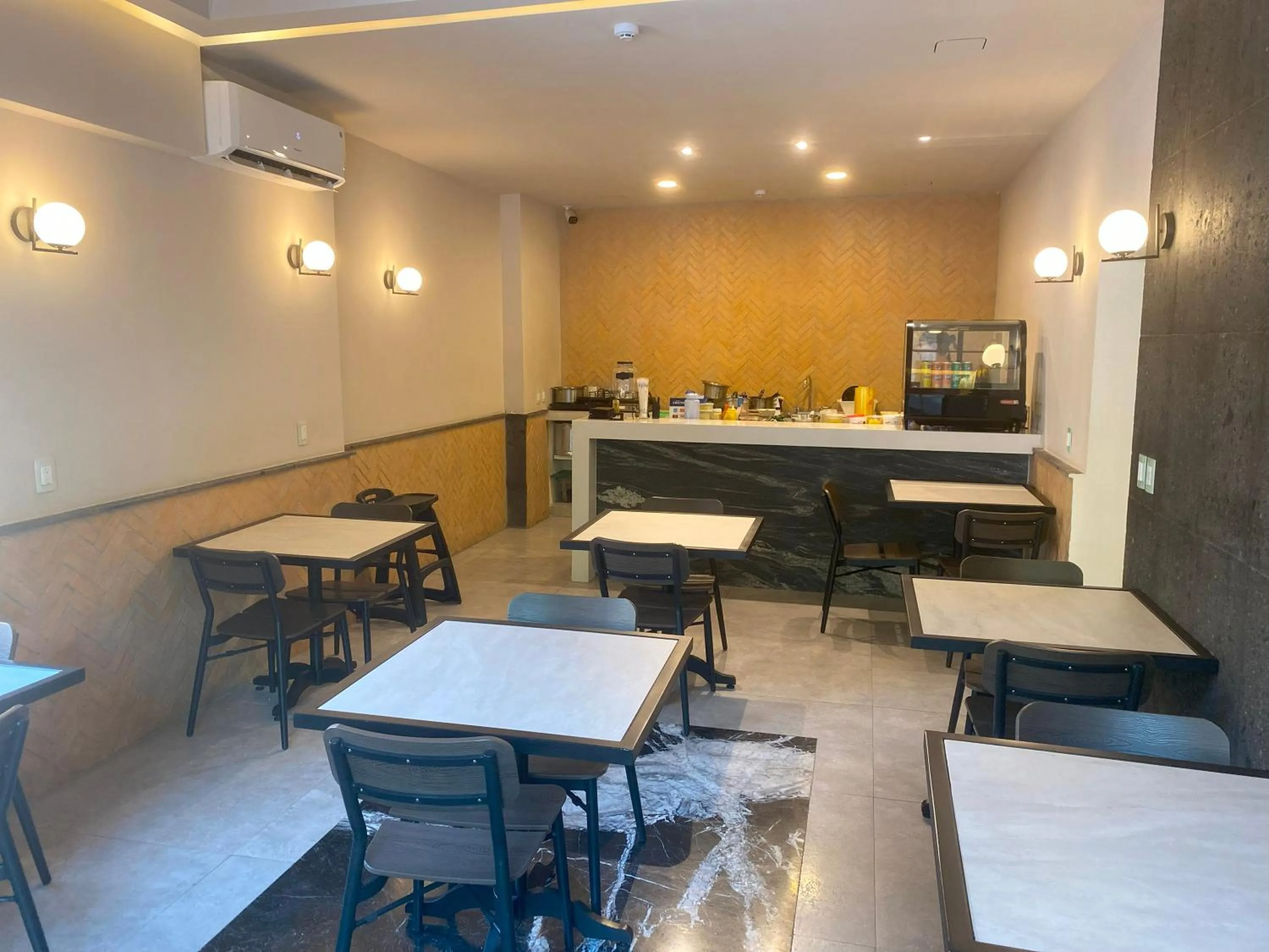 Restaurant/places to eat in Hotel Boutique Divino Sol