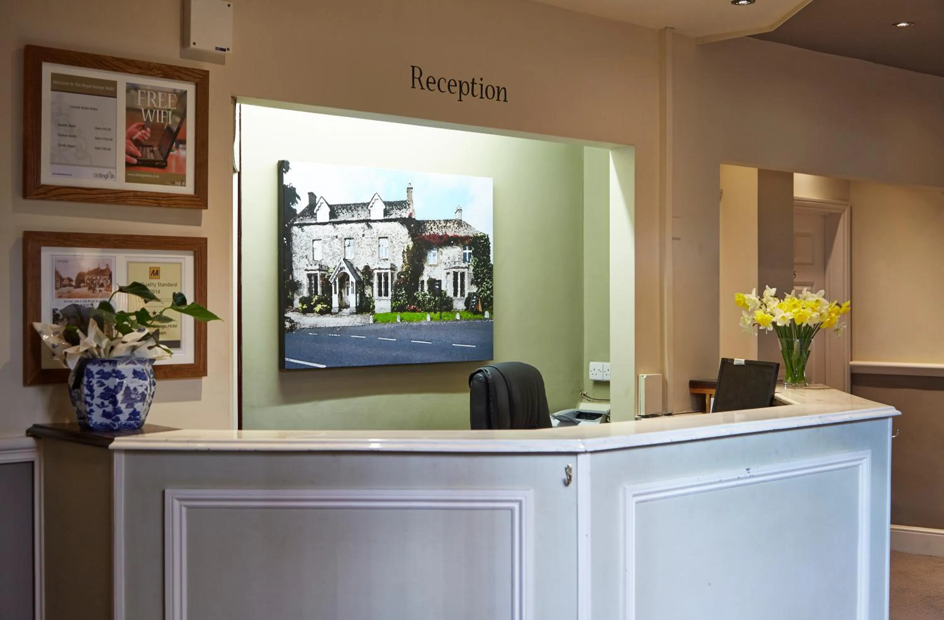 Lobby or reception in Royal George Hotel by Greene King Inns