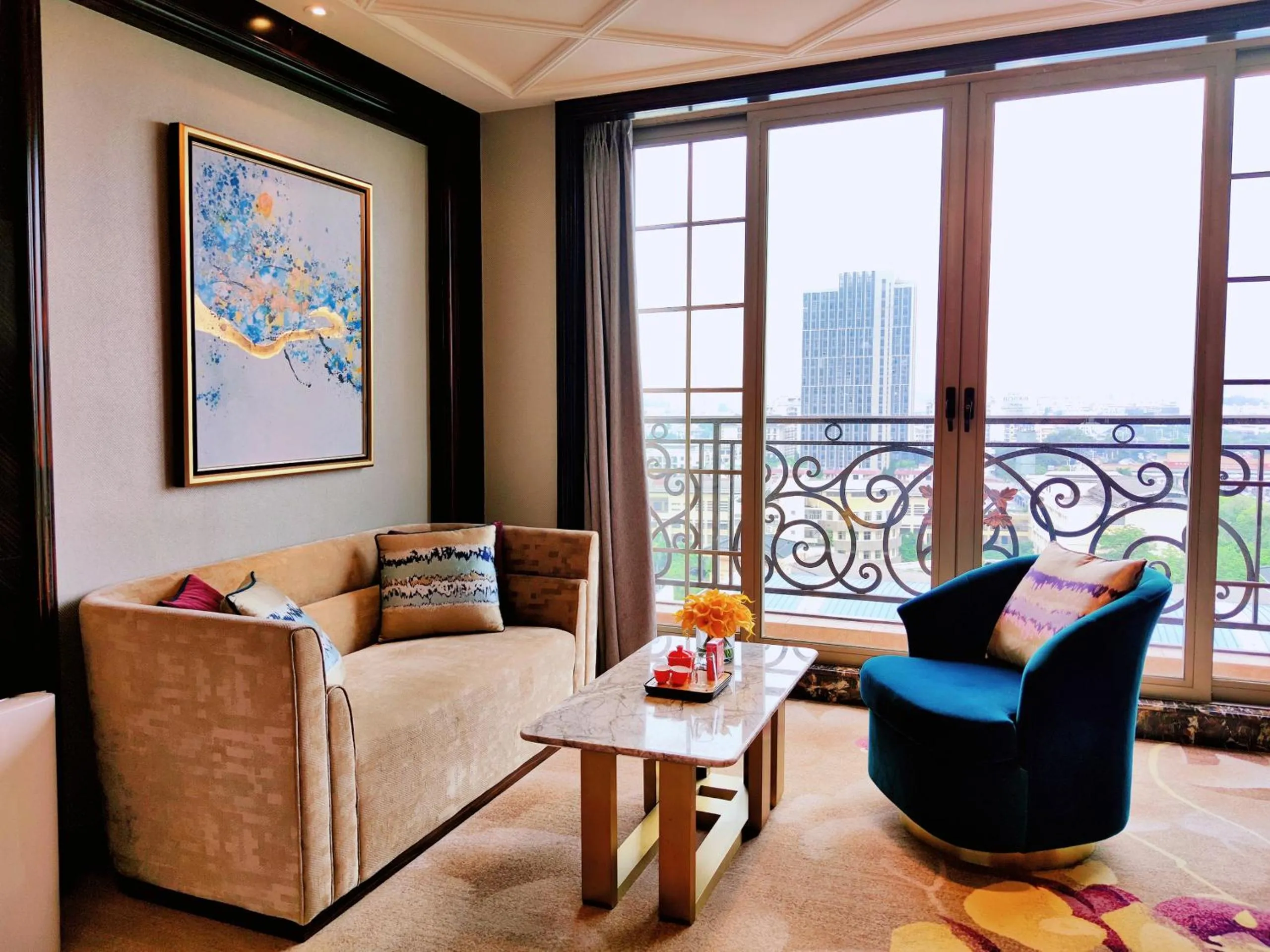 Seating area in Chateau Star River Guangzhou-Free Shuttle Between Hotel And Exhibition Center & Welcome Drink During Canton Fair