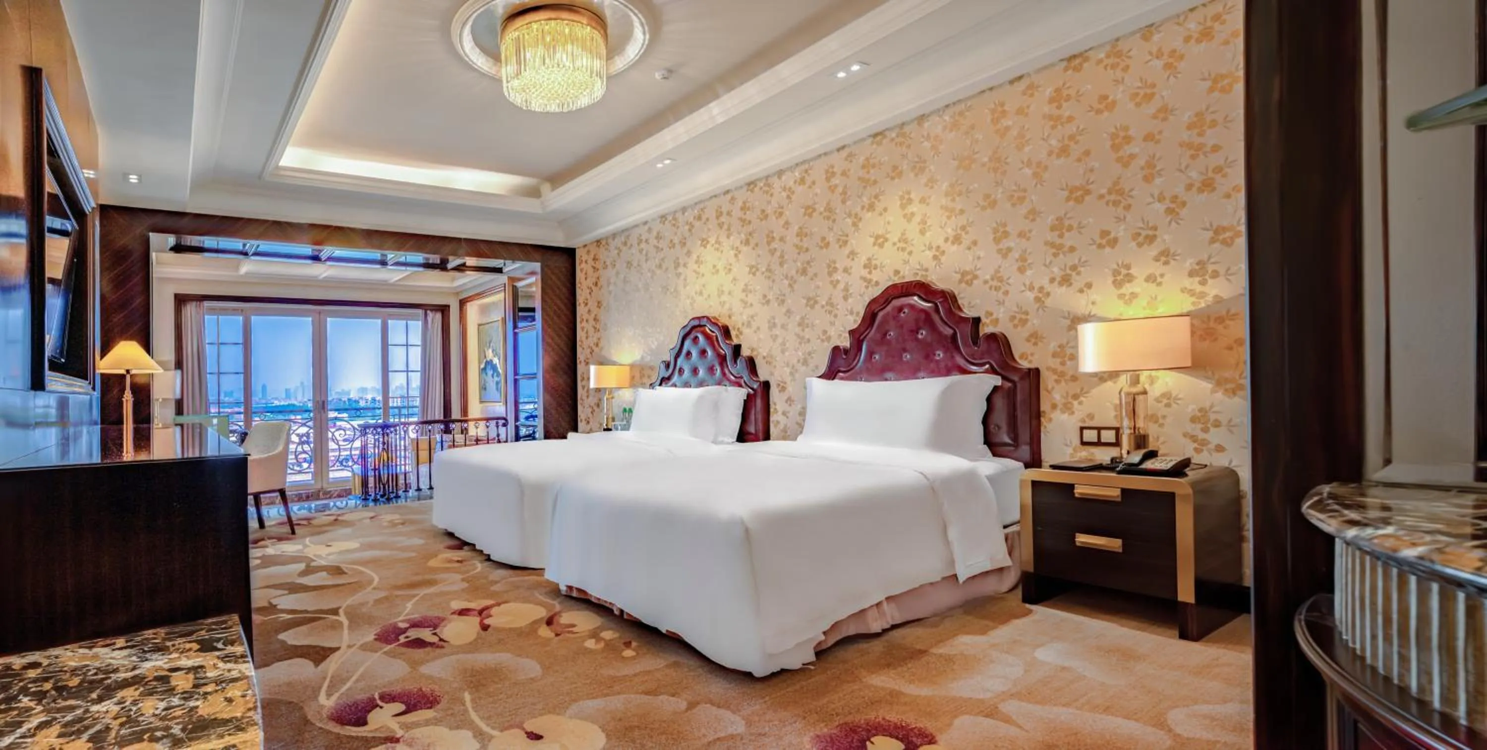 Photo of the whole room, Bed in Chateau Star River Guangzhou-Free Shuttle Between Hotel And Exhibition Center & Welcome Drink During Canton Fair