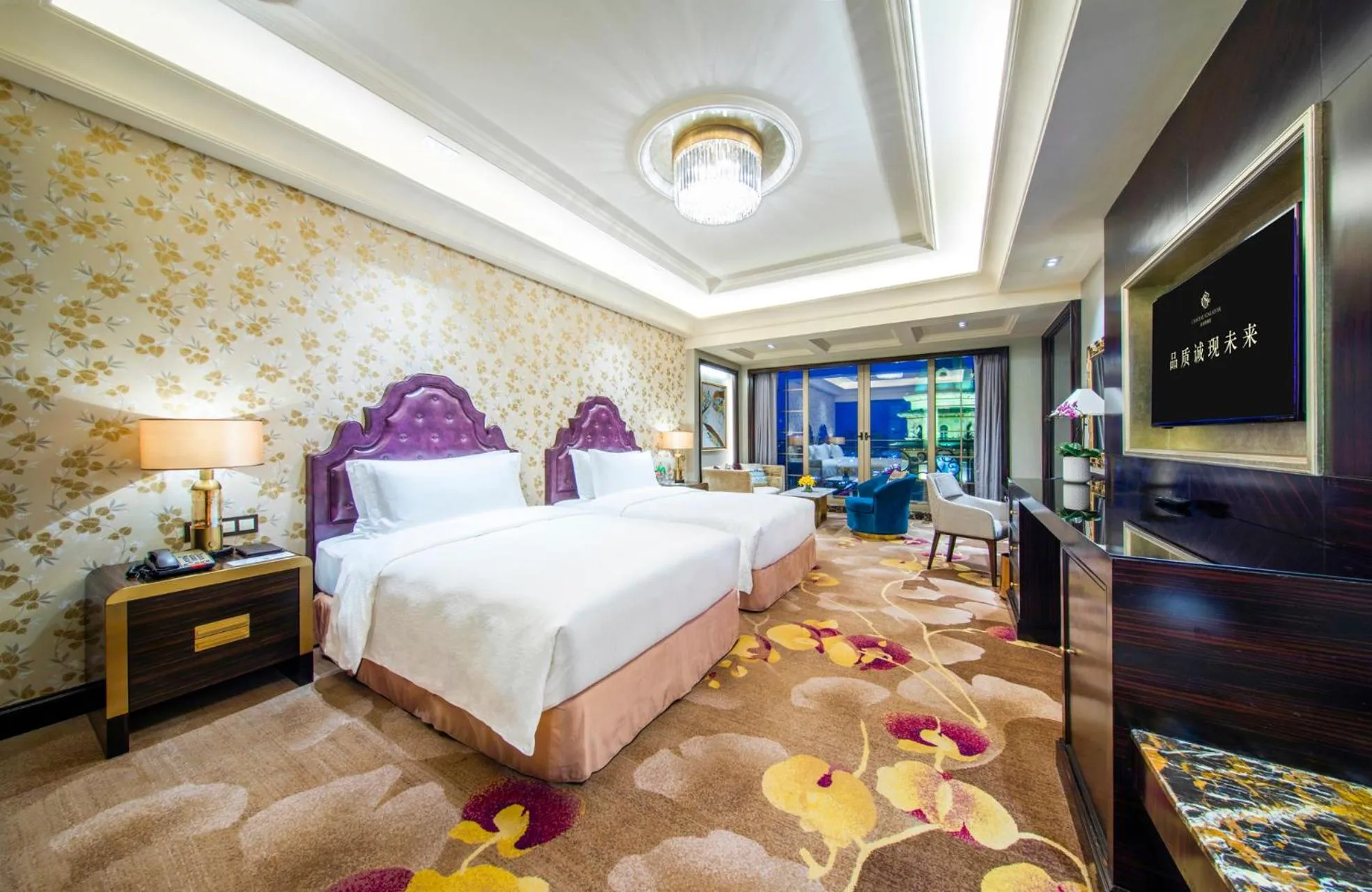 Photo of the whole room, Bed in Chateau Star River Guangzhou-Free Shuttle Between Hotel And Exhibition Center & Welcome Drink During Canton Fair
