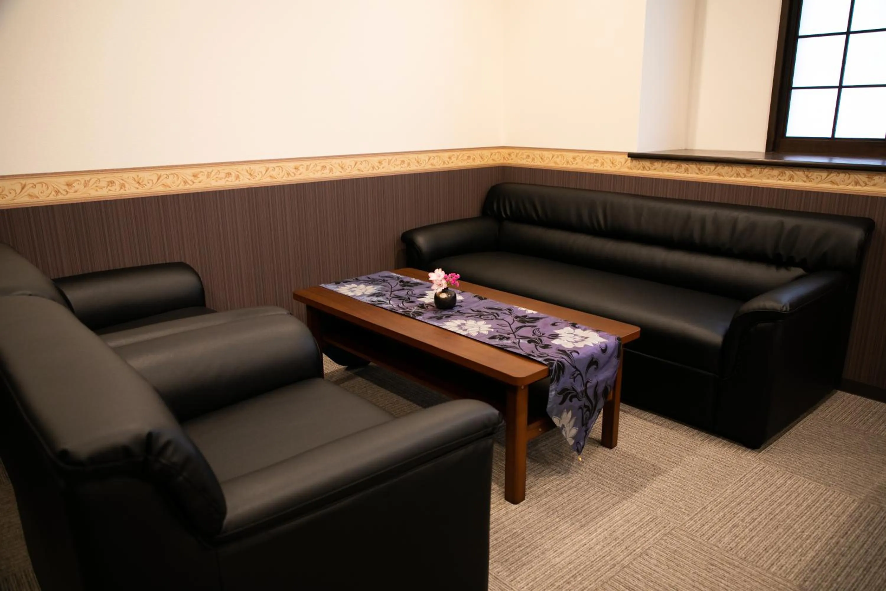 Photo of the whole room in Yufuin Yasuha