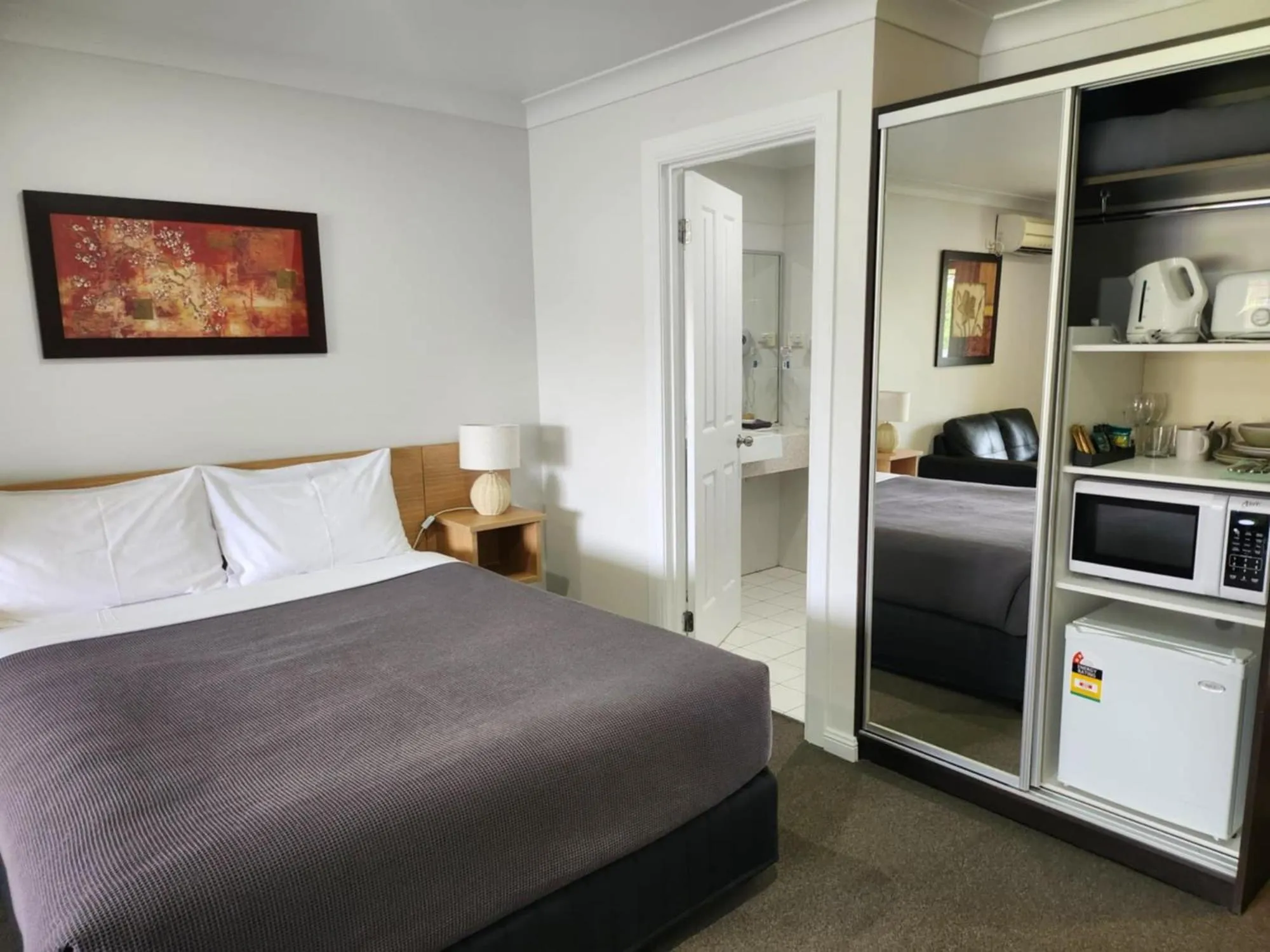 Bedroom, Bed in Cootamundra Heritage Motel & Apartments