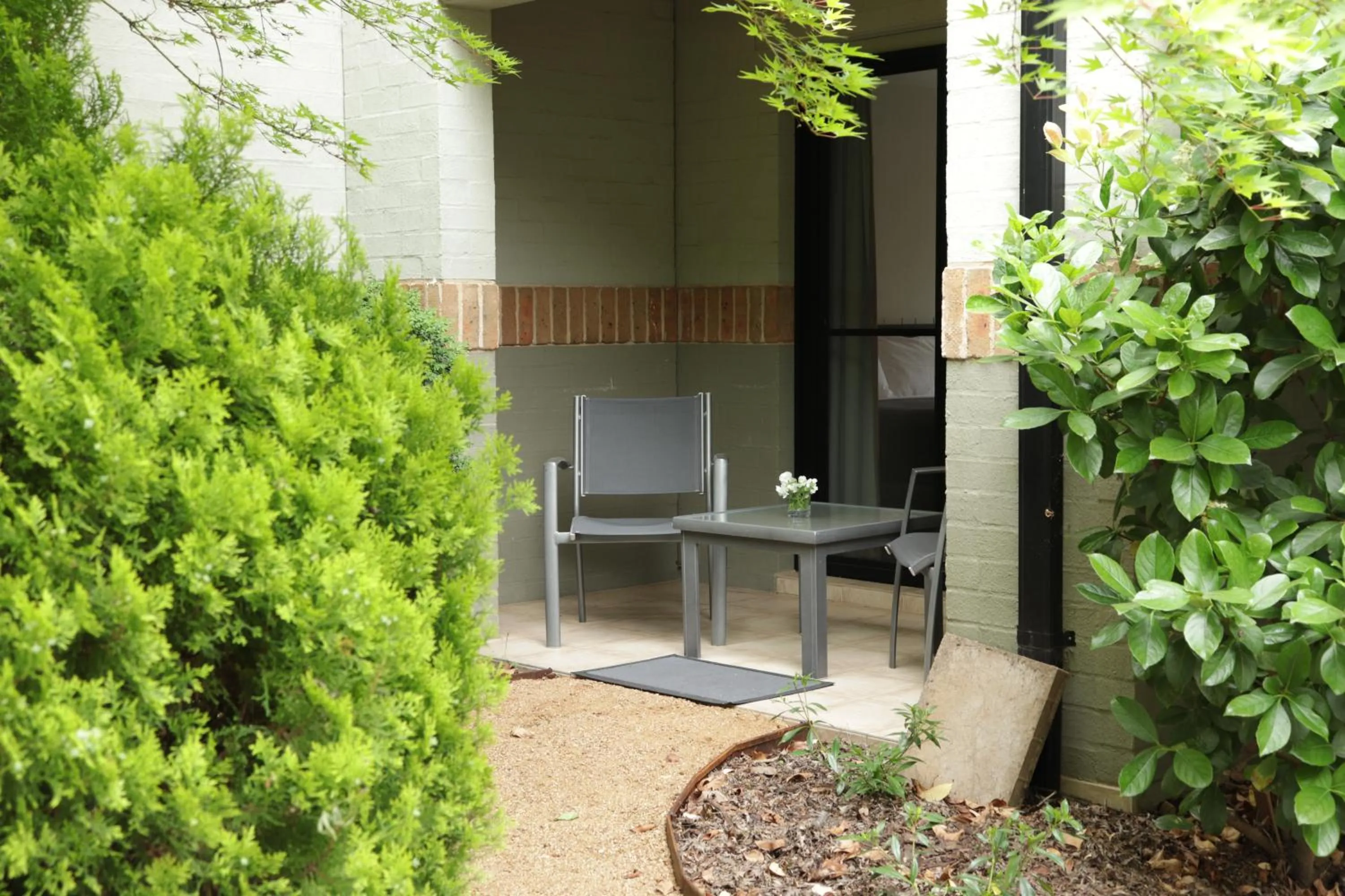 Patio in Cootamundra Heritage Motel & Apartments