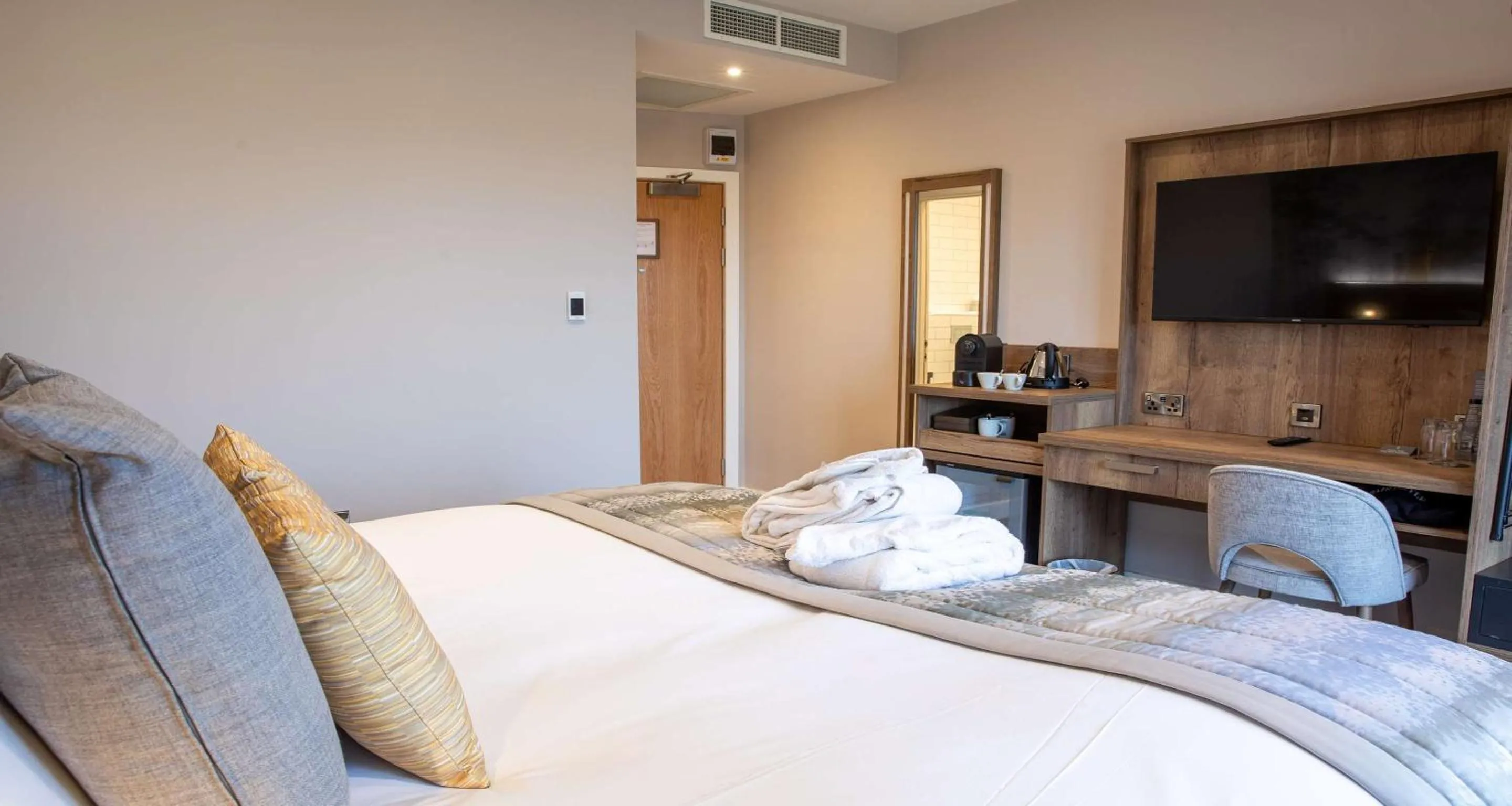 Bedroom, Bed in Barton Manor Hotel & Spa; BW Signature Collection