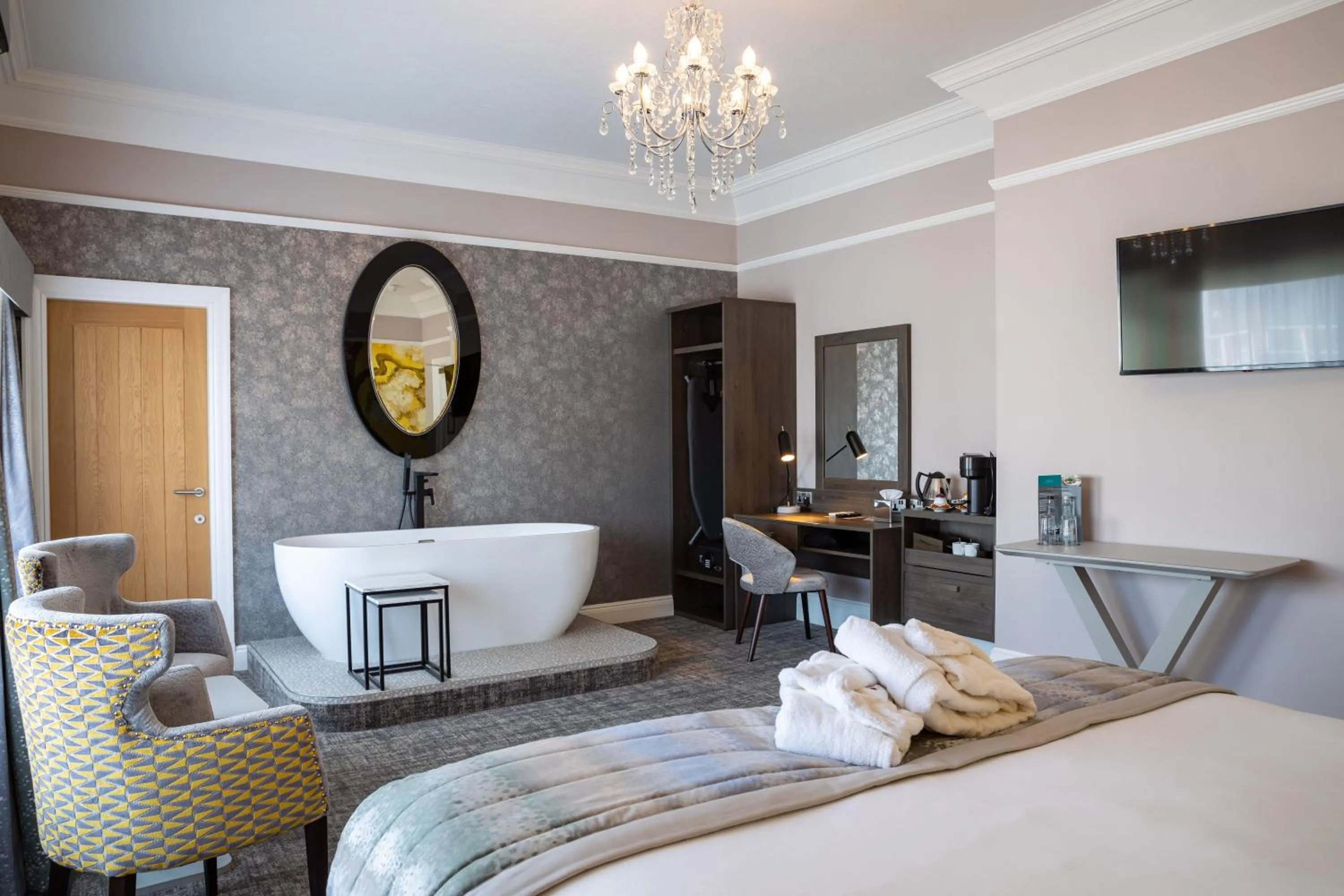 Bed in Barton Manor Hotel & Spa; BW Signature Collection