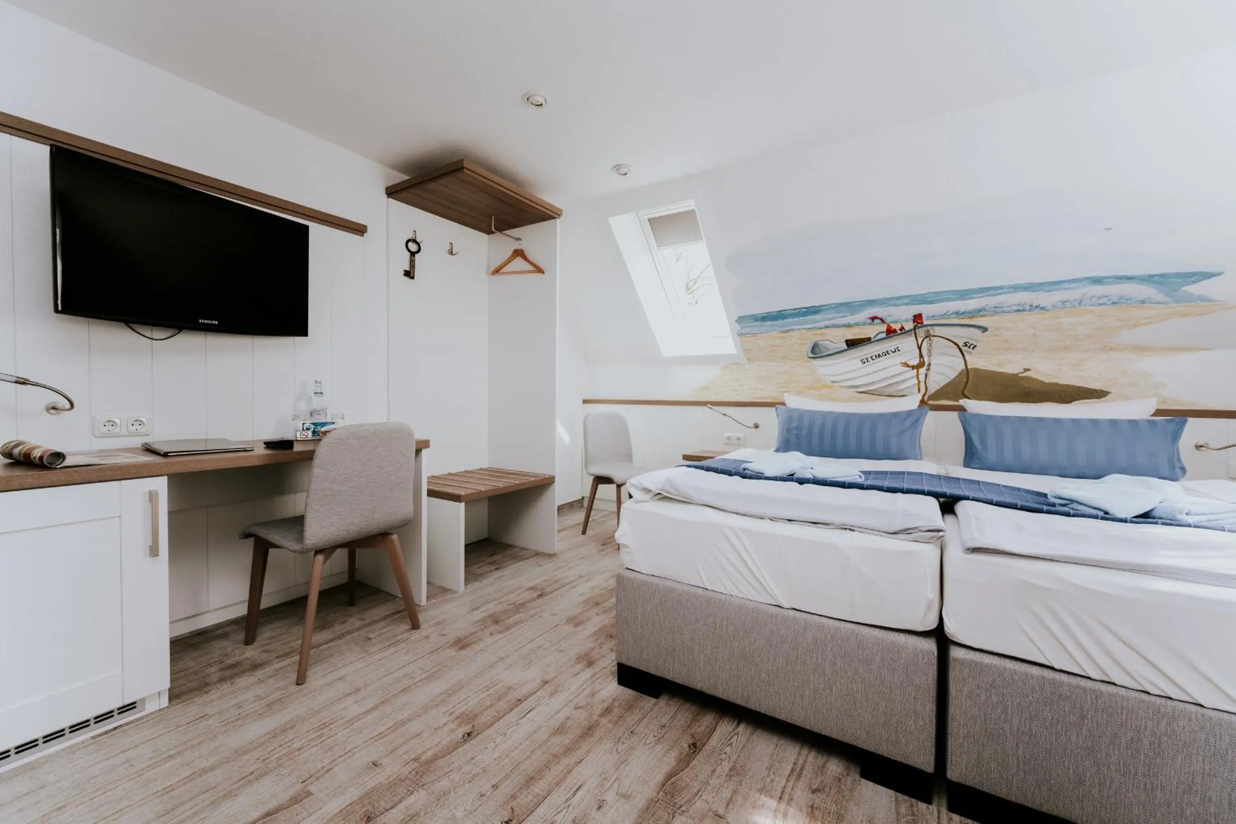 Bedroom, Bed in Hotel Zur Seemöwe