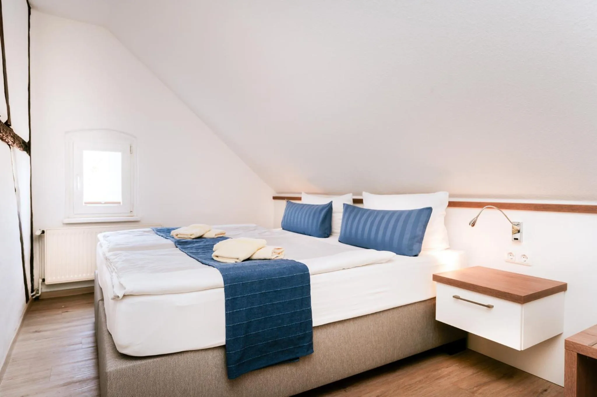 Bedroom, Bed in Hotel Zur Seemöwe