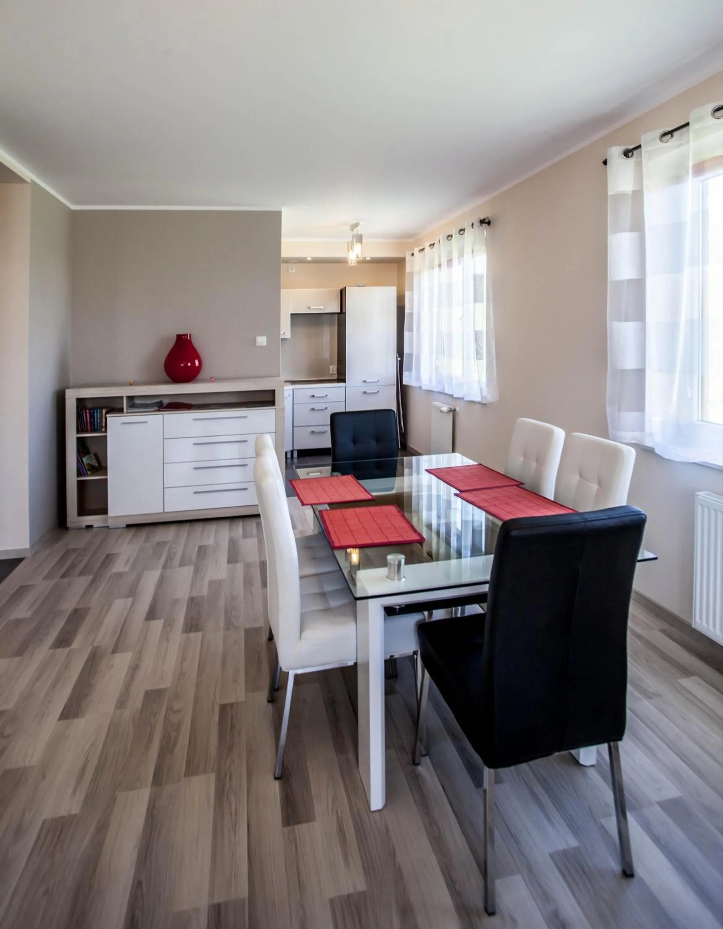 Dining area in Zielone Tarasy, Sun & Snow