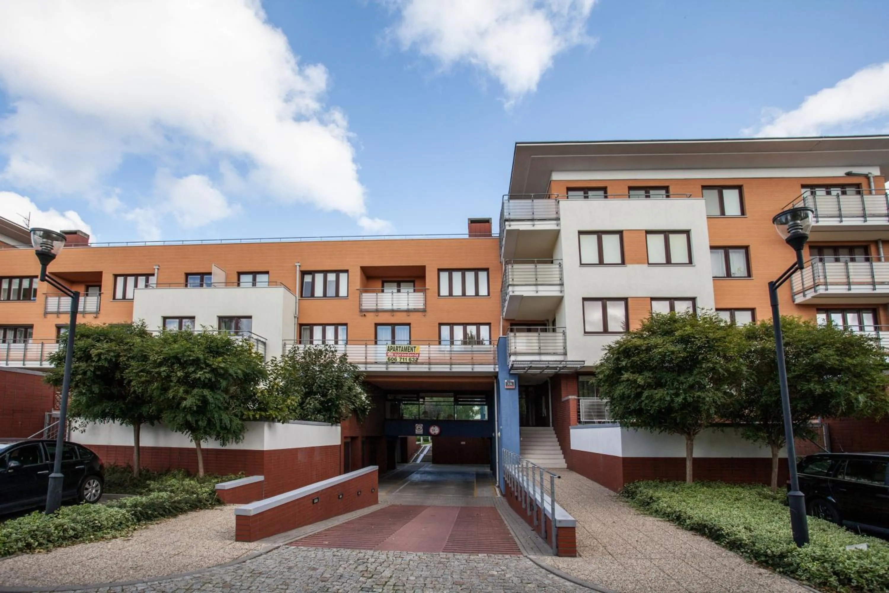 Property building in Zielone Tarasy, Sun & Snow
