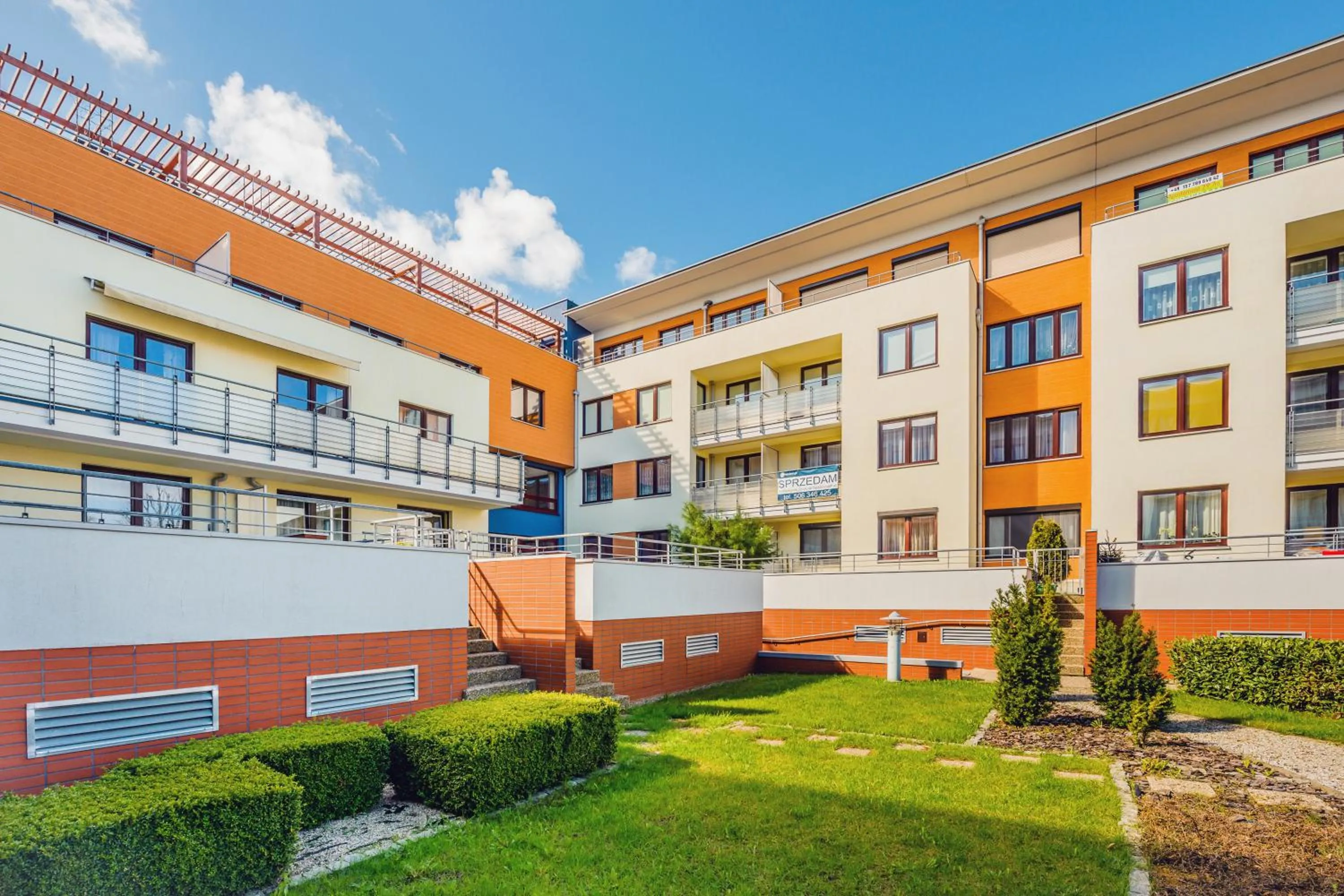 Property building in Zielone Tarasy, Sun & Snow