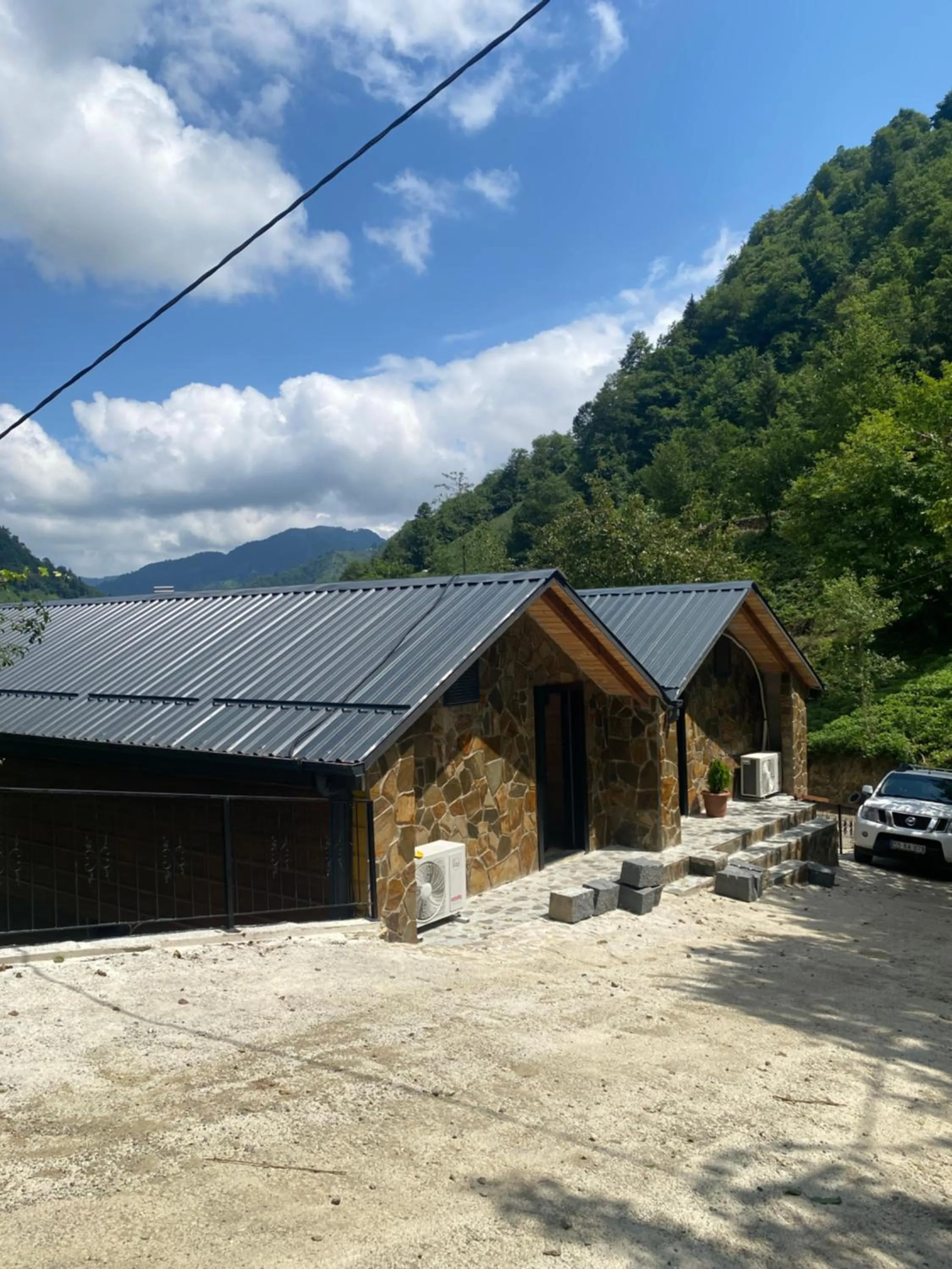 Property building in Mezrasuit Bungalov