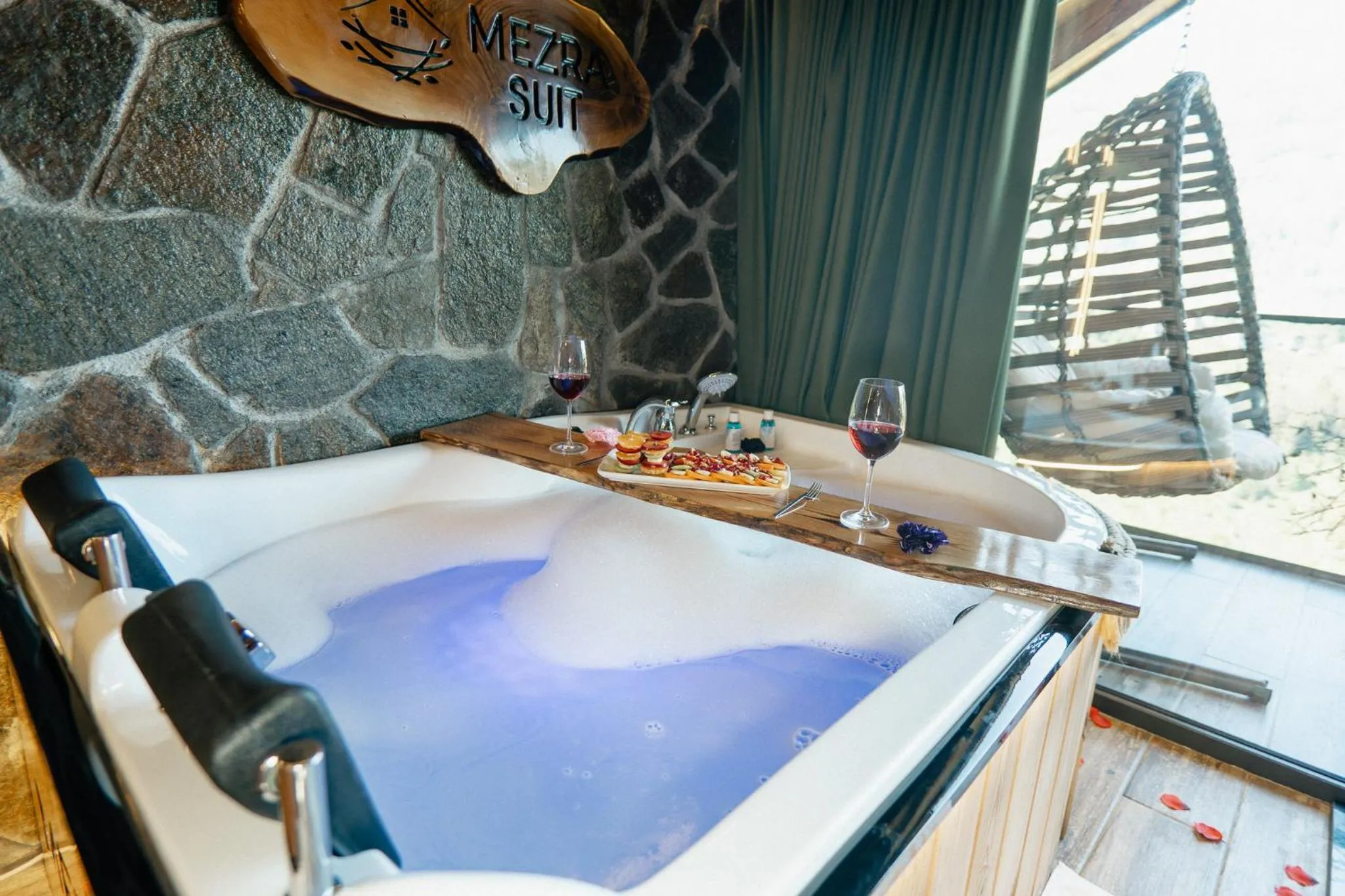 room service in Mezrasuit Bungalov