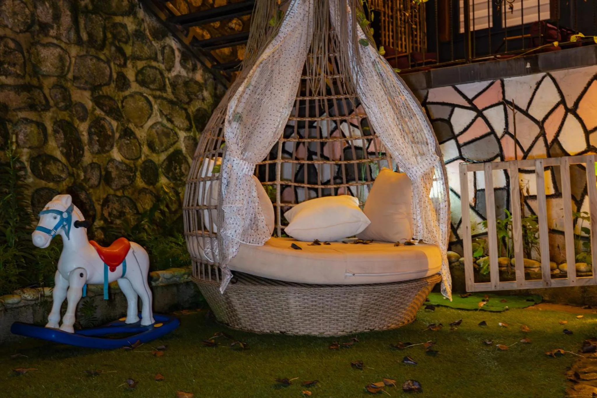 Night in Mezrasuit Bungalov