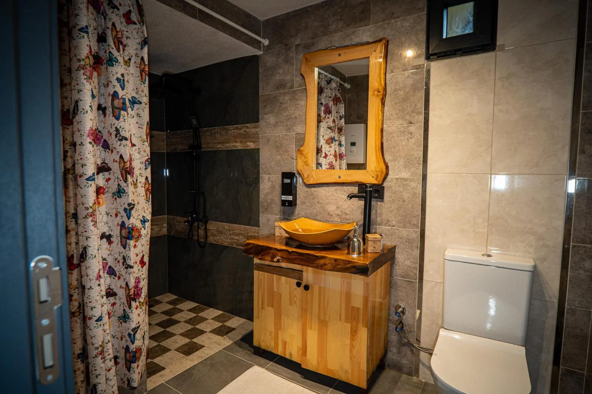 Toilet in Mezrasuit Bungalov