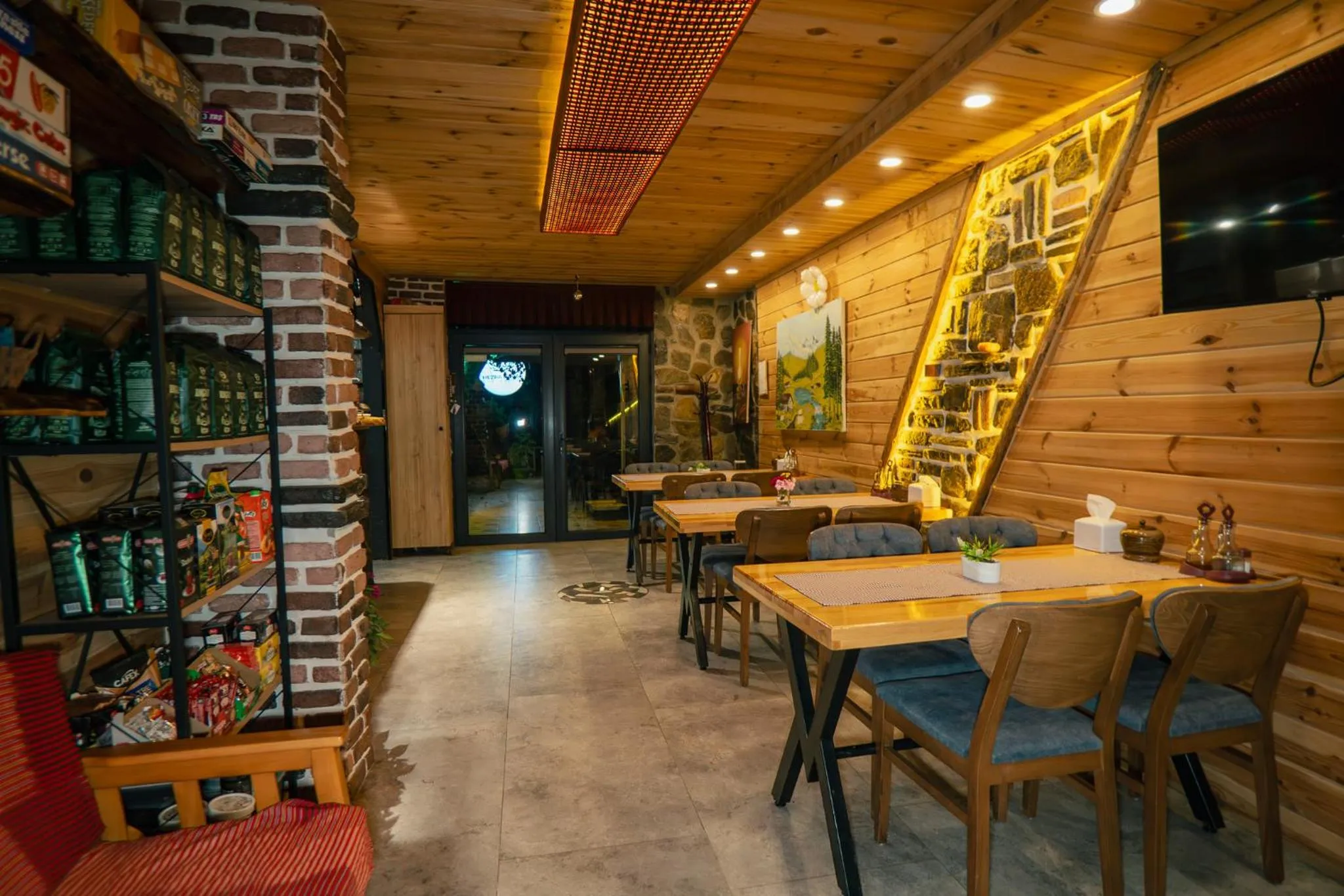 Restaurant/places to eat in Mezrasuit Bungalov