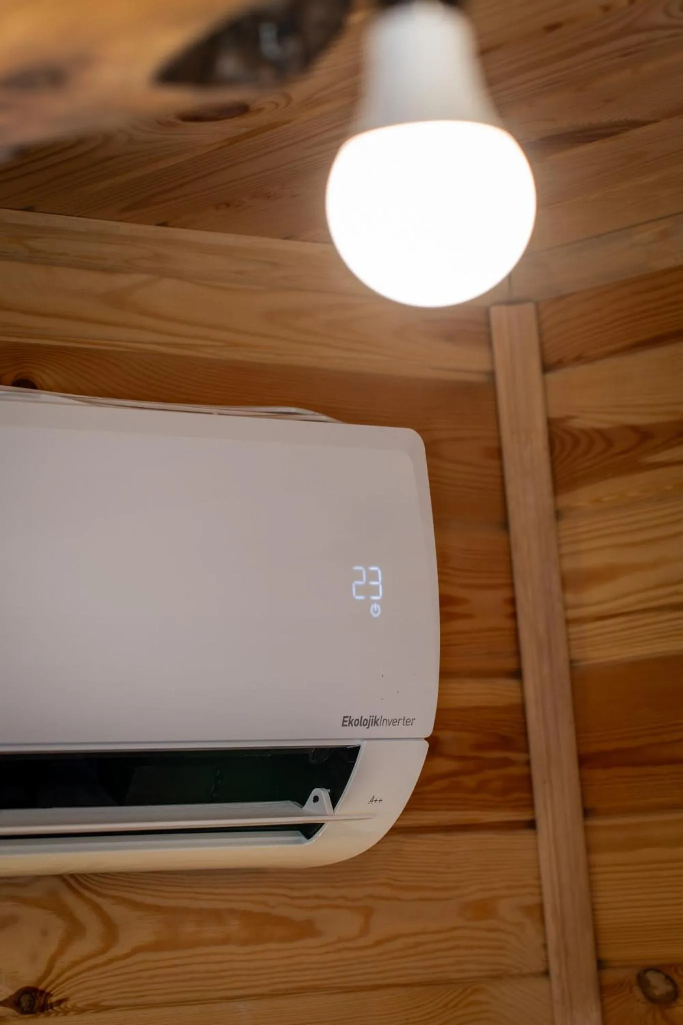 air conditioner in Mezrasuit Bungalov