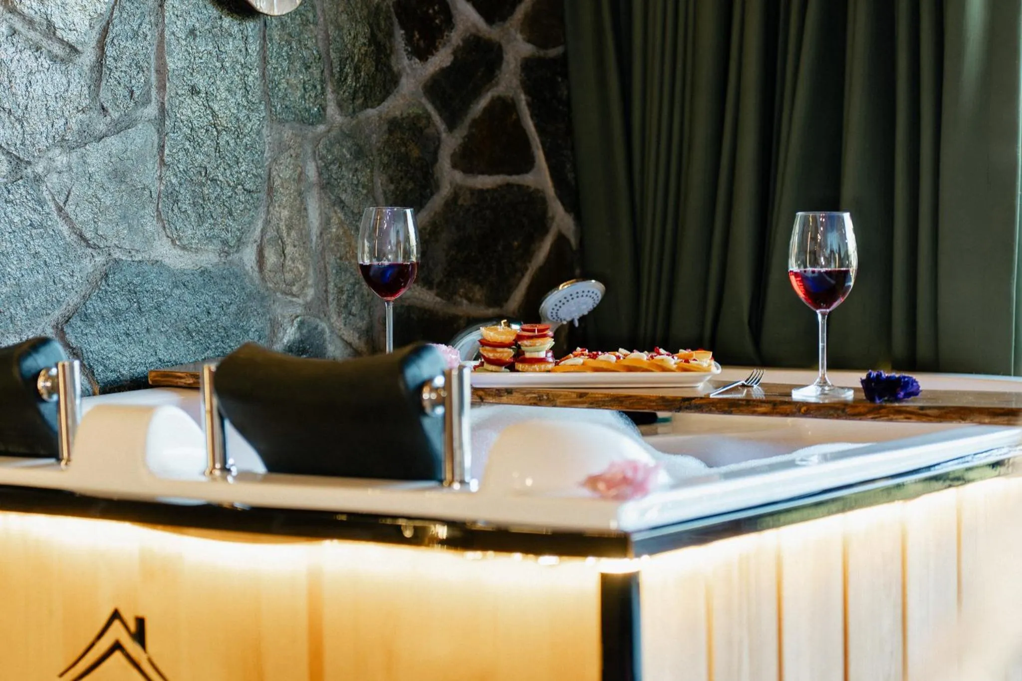 Food and drinks in Mezrasuit Bungalov