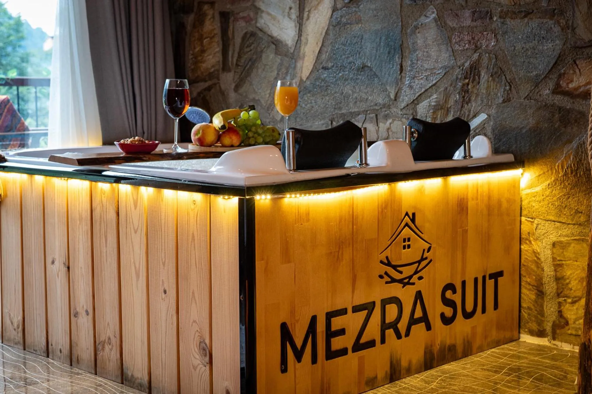 Food and drinks in Mezrasuit Bungalov