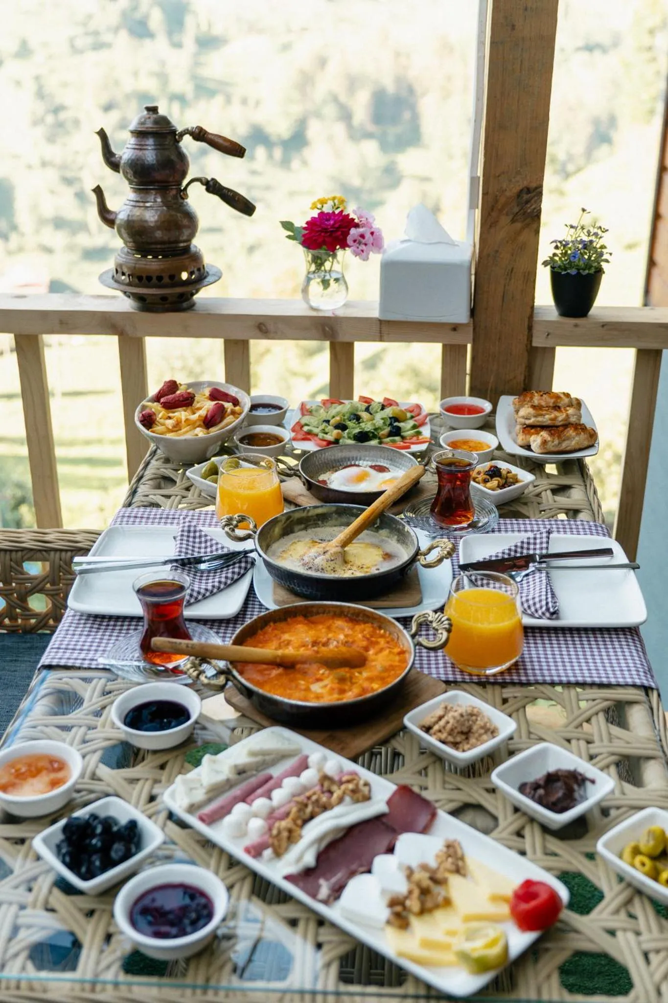 Food and drinks in Mezrasuit Bungalov