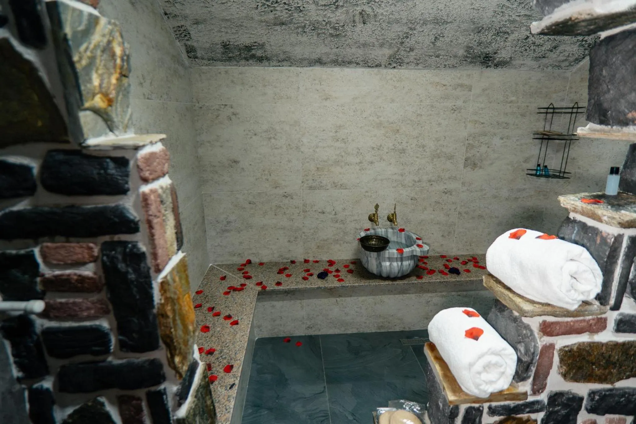 Public Bath in Mezrasuit Bungalov