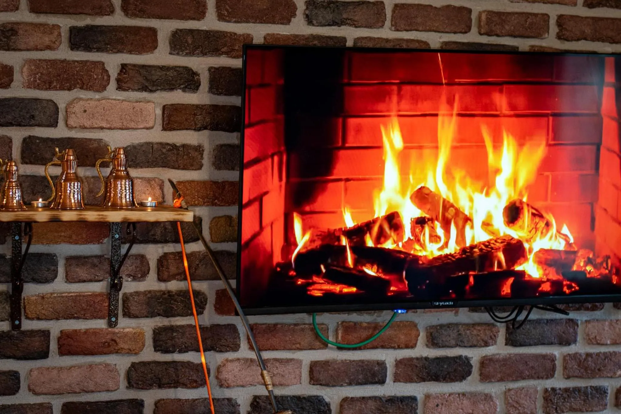 TV and multimedia in Mezrasuit Bungalov