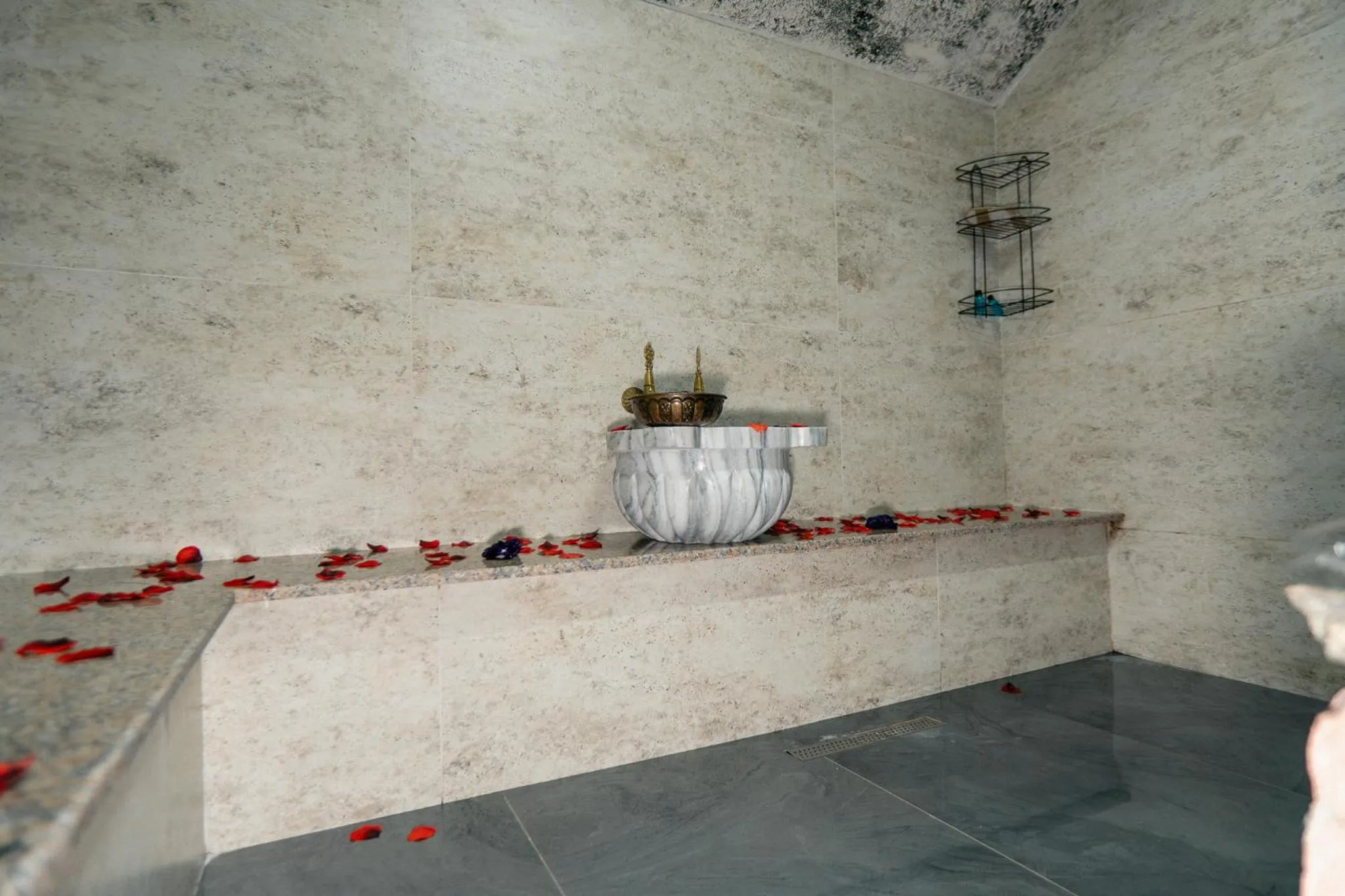 Public Bath in Mezrasuit Bungalov