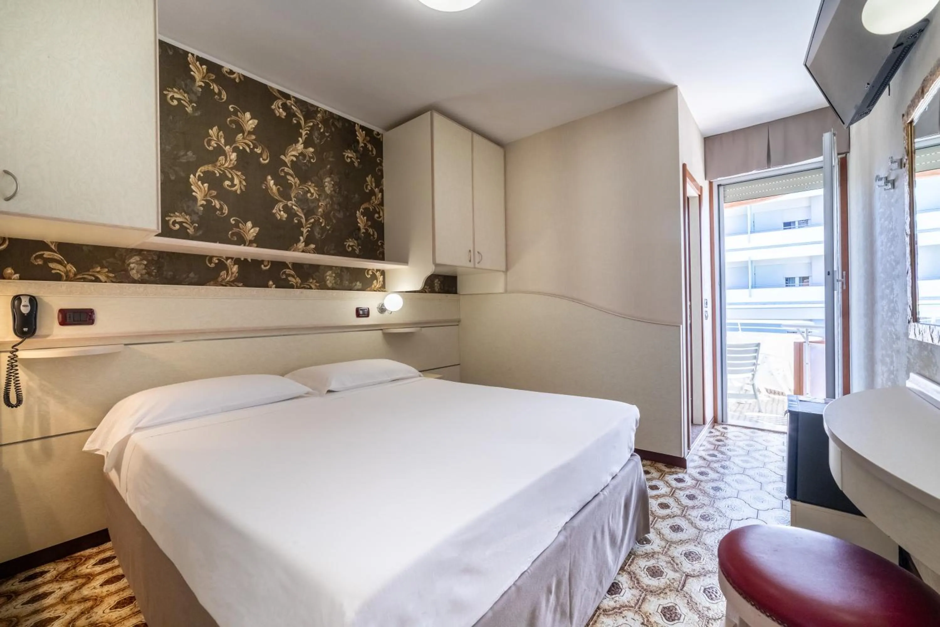 Bedroom, Bed in Hotel Flamingo