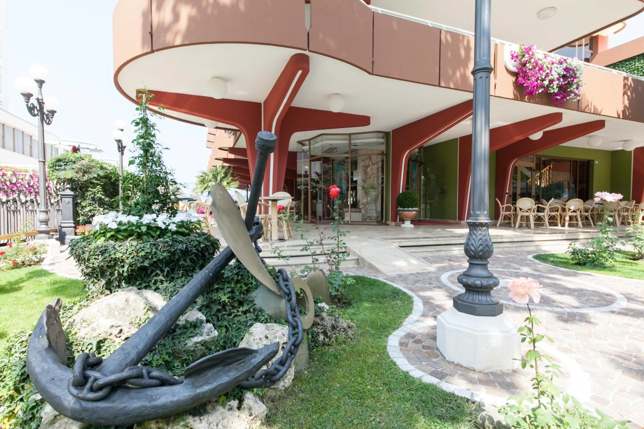 Day in Hotel Flamingo