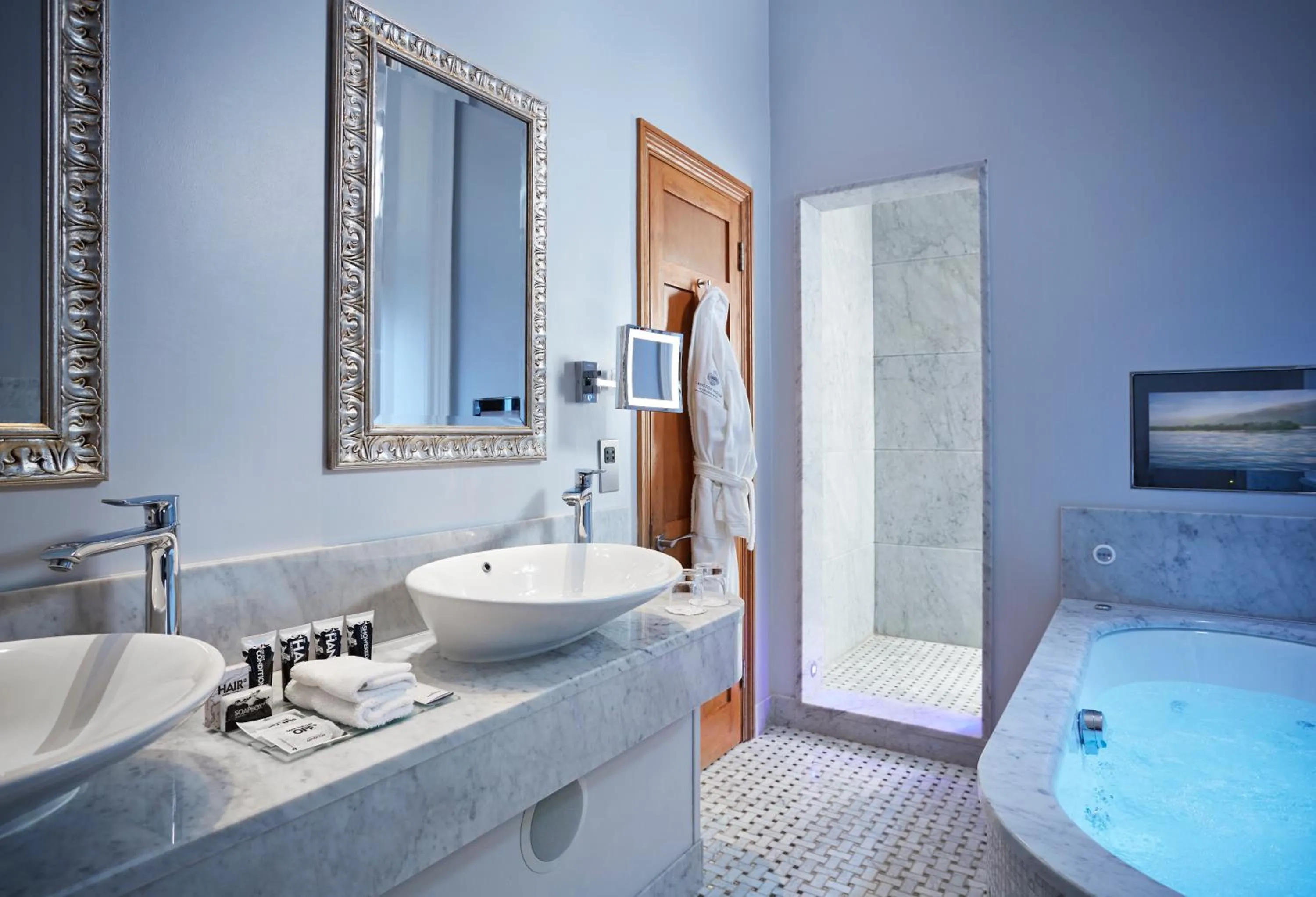 Shower in Lainston House