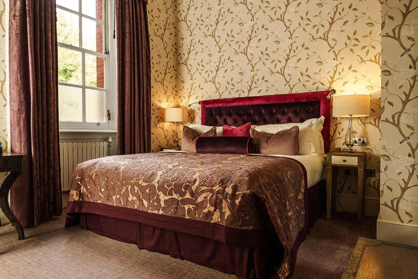 Bedroom, Bed in Lainston House