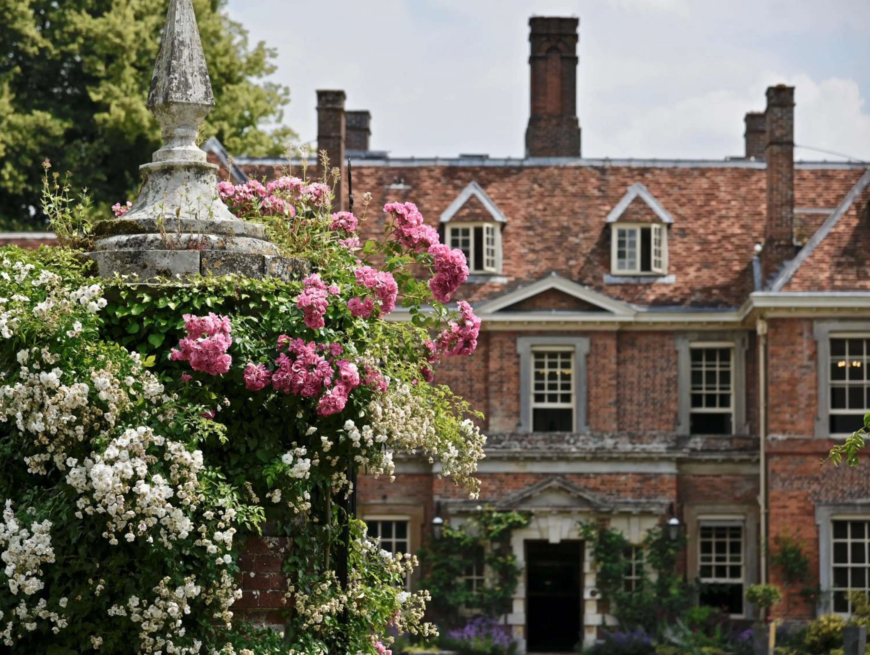 Facade/entrance in Lainston House